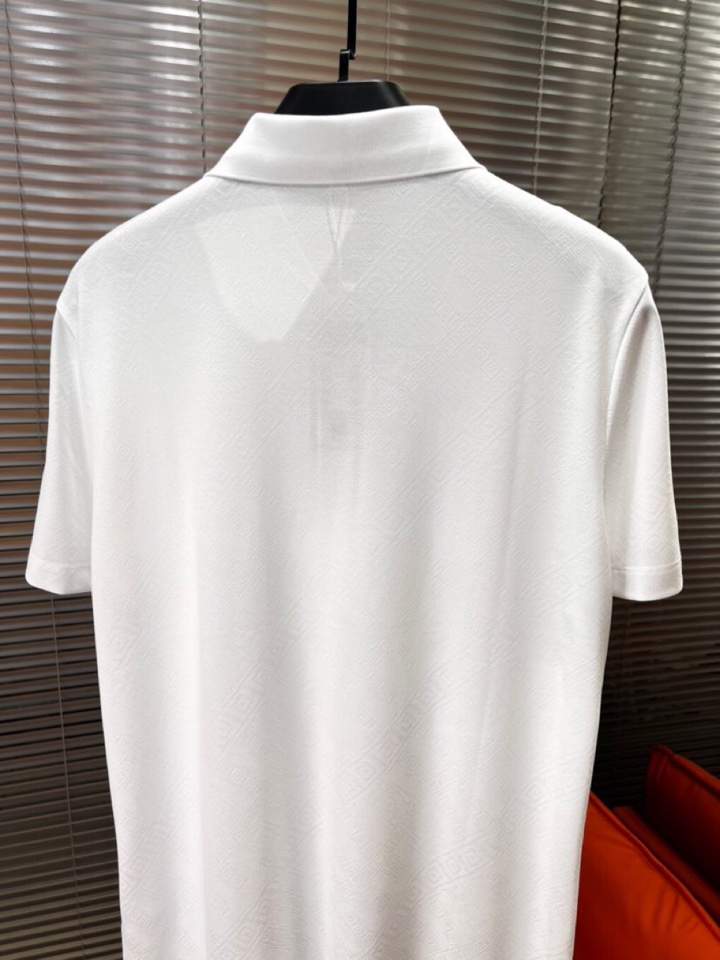 VERSACE 范思哲春夏新款首发最新款短袖翻领T恤Polo衫，设计前卫时尚！品牌重工艺长城纹提花工艺，