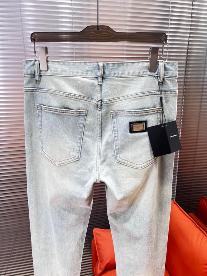 Dolce & Gabbana 杜嘉班纳 DG高级定制 ss春夏新款原单牛仔裤 修身直筒版型，柜台同步发