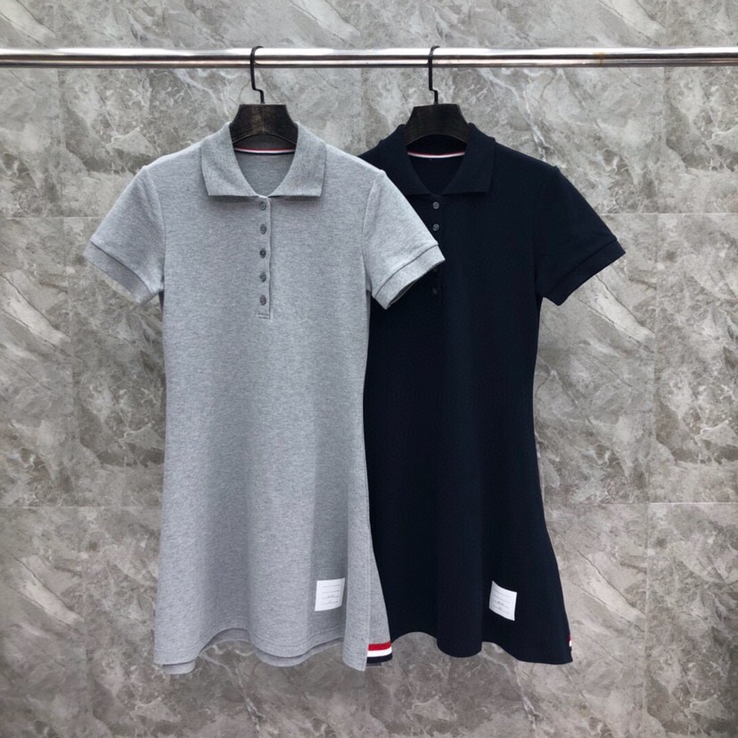 THOM BROWNE 汤姆布朗 TB🌺女款珠地棉角织带连衣裙 \n码数：0.1.2 颜色：灰、蓝（下单
