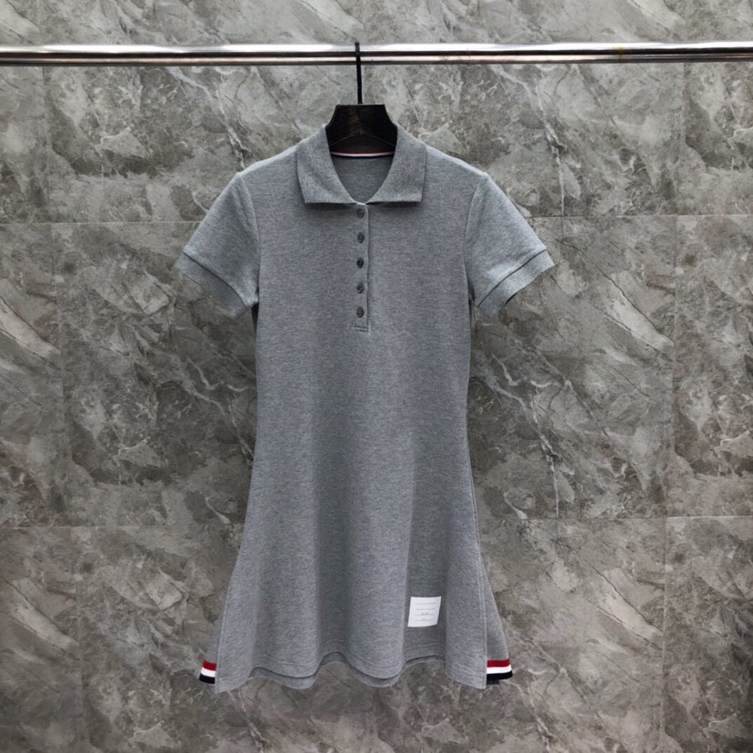 THOM BROWNE 汤姆布朗 TB🌺女款珠地棉角织带连衣裙 \n码数：0.1.2 颜色：灰、蓝（下单