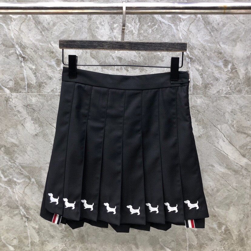 THOM BROWNE 汤姆布朗 TB🌺女款小狗刺绣半裙 可配套装，码数：0-3 颜色：灰、黑\n（下单