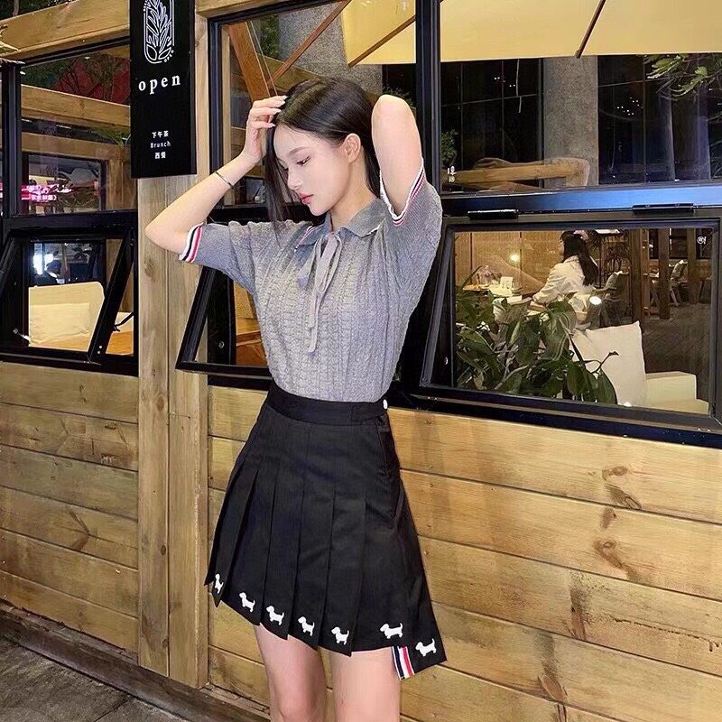 THOM BROWNE 汤姆布朗 TB🌺女款小狗刺绣半裙 码数：0-3 颜色：灰、黑\n（下单请报身高体