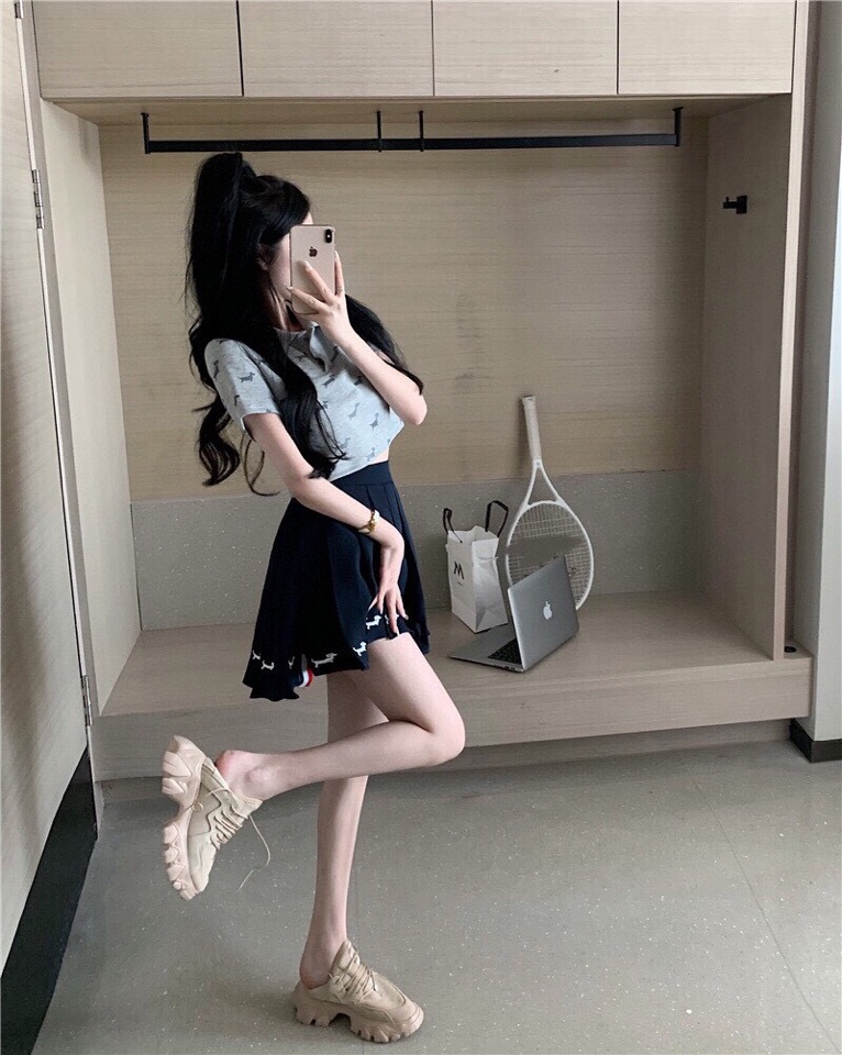 THOM BROWNE 汤姆布朗 TB🌺女款小狗刺绣半裙 码数：0-3 颜色：灰、黑\n（下单请报身高体