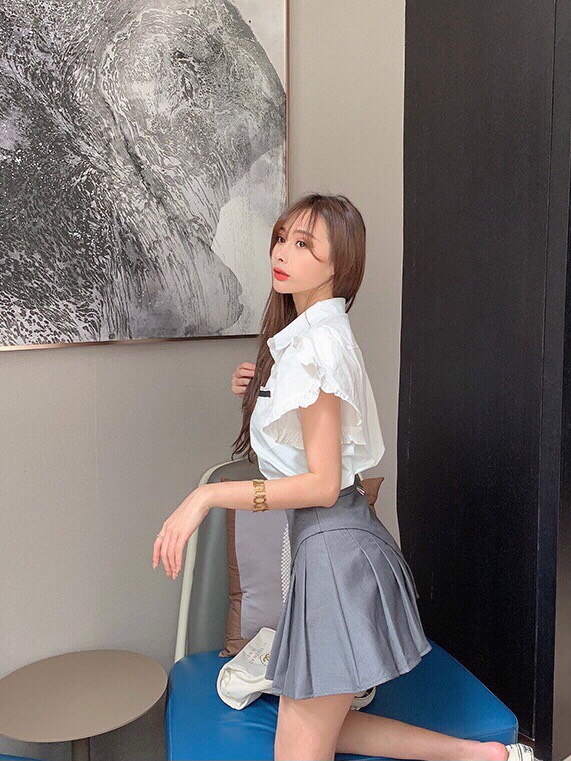 THOM BROWNE 汤姆布朗 TB 女款🌺不规则拼接半裙 \n码数：0-3 颜色：灰色、藏青色\n（