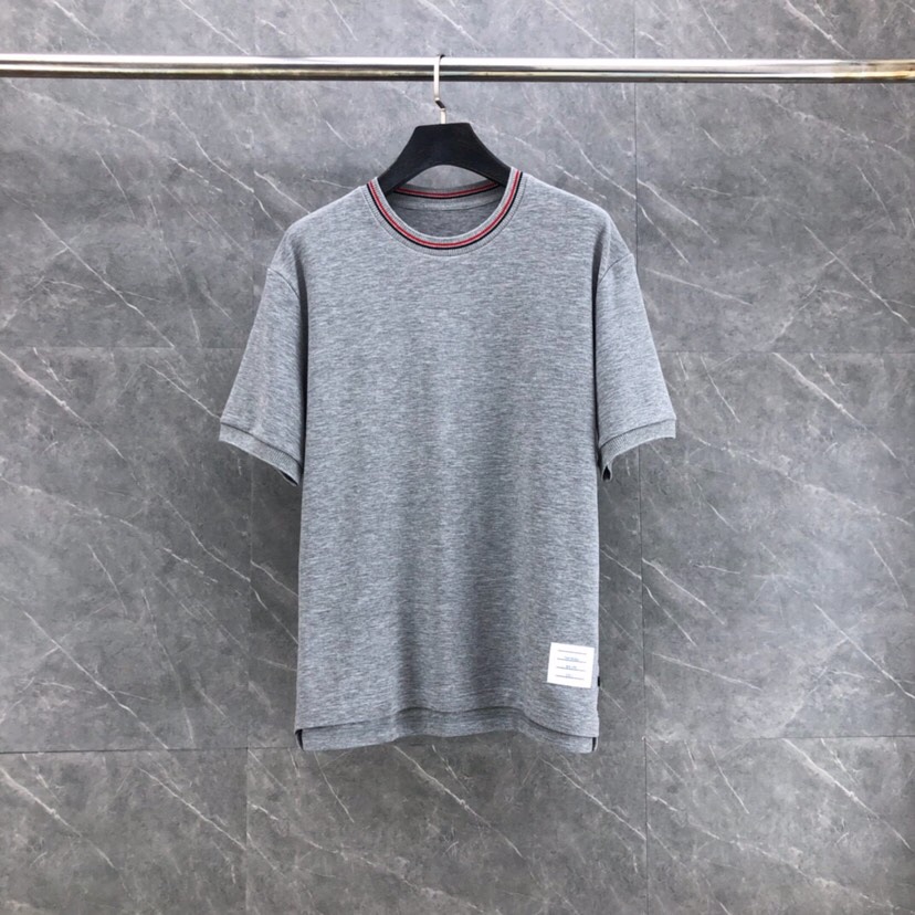 THOM BROWNE 汤姆布朗 TB 罗纹间色水波纹短袖圆领T恤，男女同款情侣款\n码数：1-4 颜色