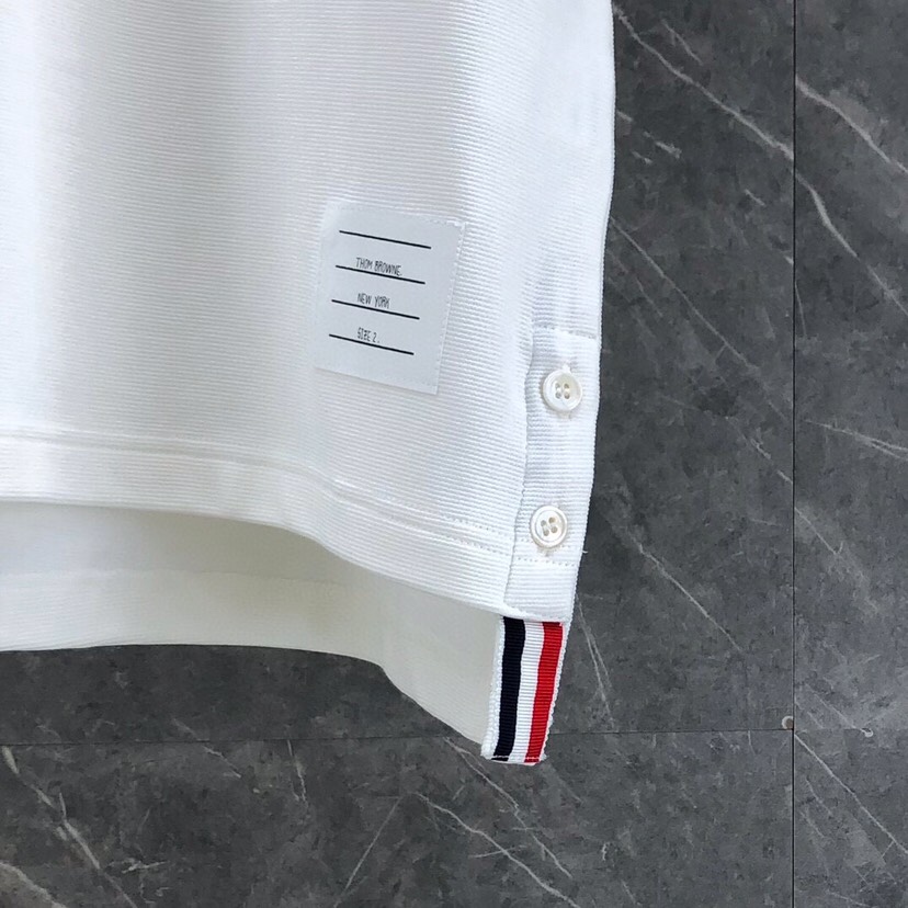 THOM BROWNE 汤姆布朗 TB 罗纹间色水波纹短袖圆领T恤，男女同款情侣款\n码数：1-4 颜色