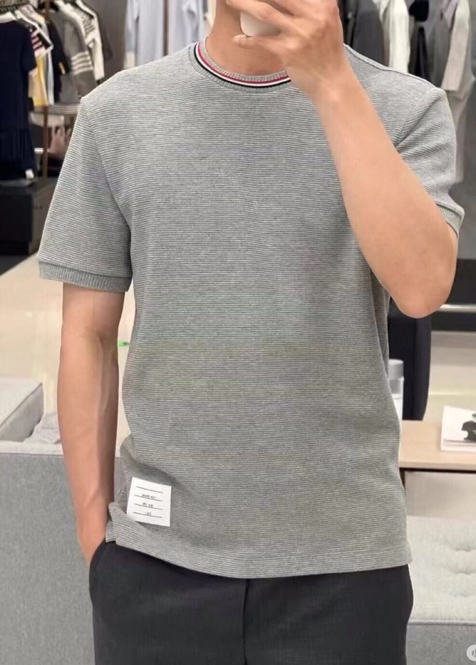 THOM BROWNE 汤姆布朗 TB 罗纹间色水波纹短袖圆领T恤，男女同款情侣款\n码数：1-4 颜色