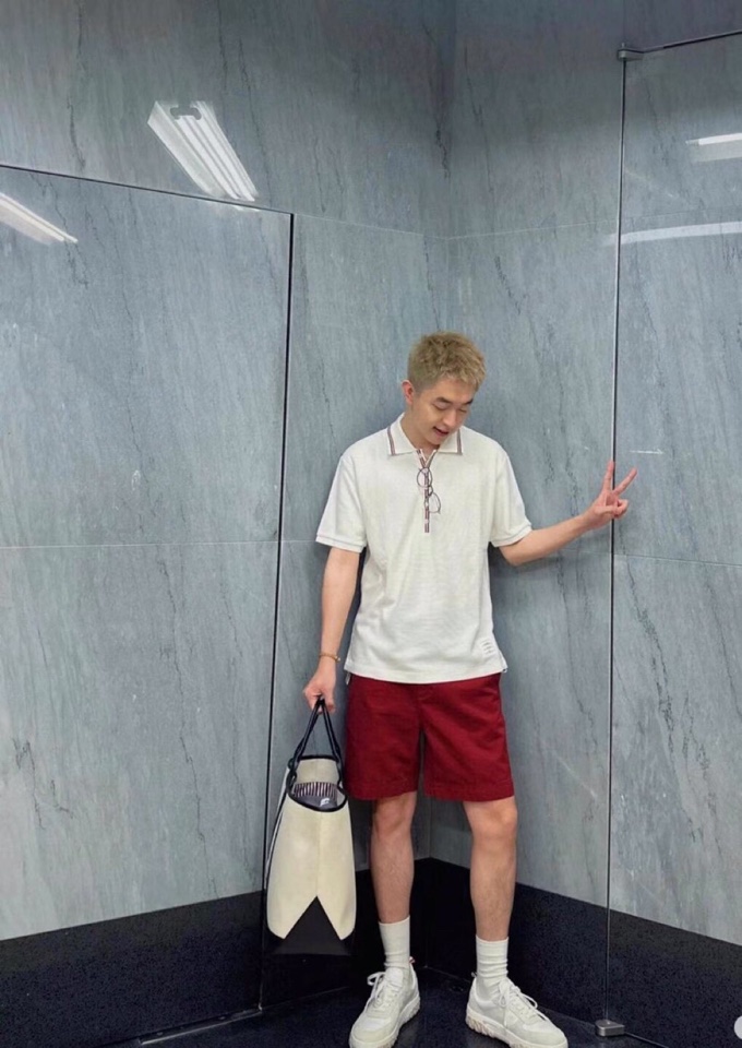 THOM BROWNE 汤姆布朗 TB罗纹间色水波纹翻领POLO短袖，男女同款情侣款短袖翻领T恤Polo