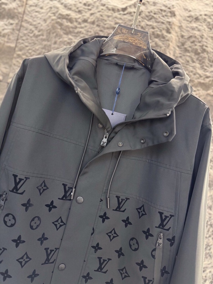 Louis Vuitton 路易威登2025ss 秋冬新品男款提花连帽夹克，高奢内敛低调，轻松驾驭不挑人