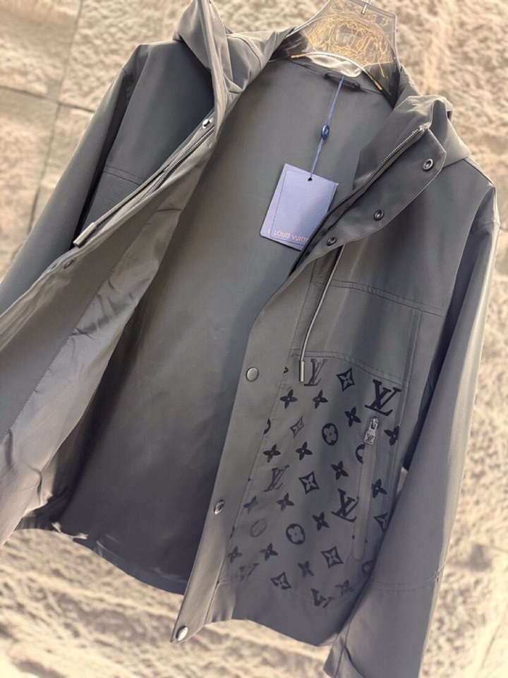 Louis Vuitton 路易威登2025ss 秋冬新品男款提花连帽夹克，高奢内敛低调，轻松驾驭不挑人