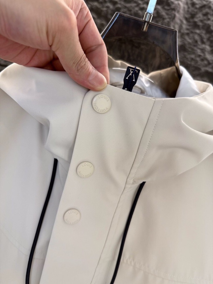 Louis Vuitton 路易威登2025ss 秋冬新品男款提花连帽夹克，高奢内敛低调，轻松驾驭不挑人