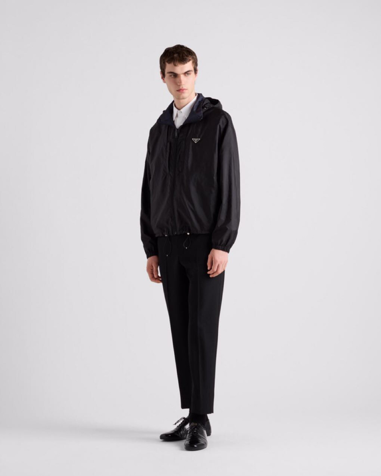 Prada 普拉达2025ss 秋冬新品男士可双面穿再生尼龙夹克，高奢内敛低调，轻松驾驭不挑人 裁剪精细