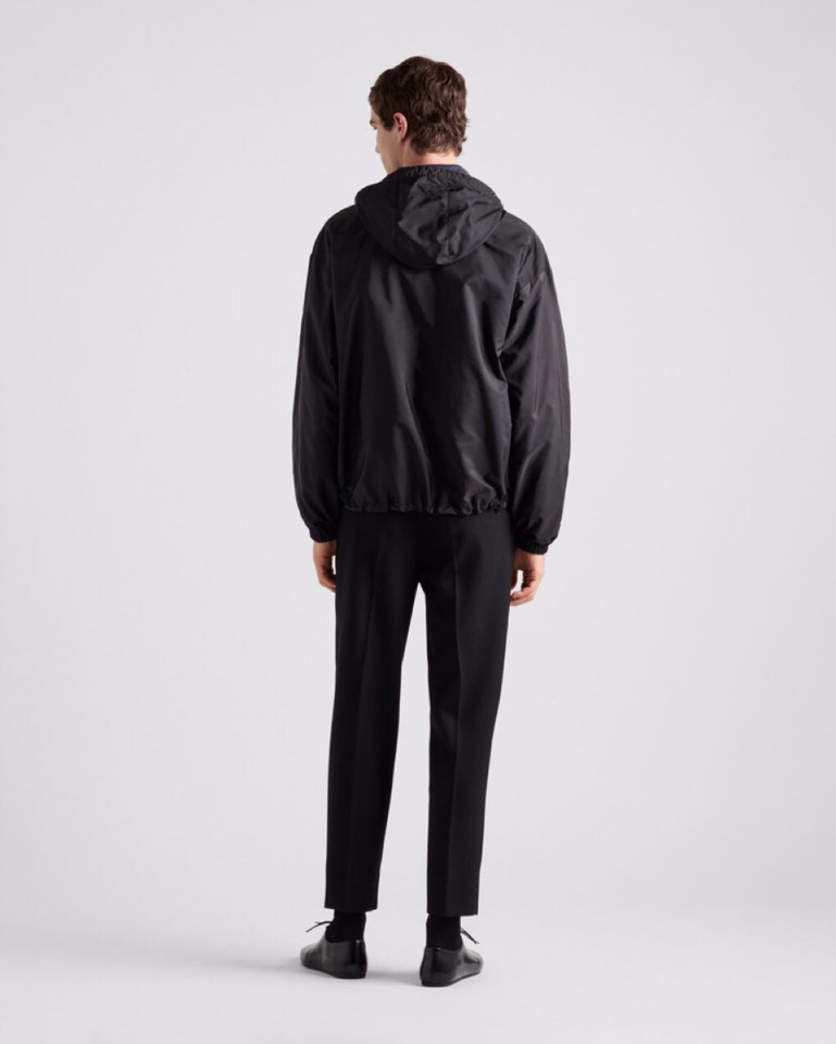 Prada 普拉达2025ss 秋冬新品男士可双面穿再生尼龙夹克，高奢内敛低调，轻松驾驭不挑人 裁剪精细