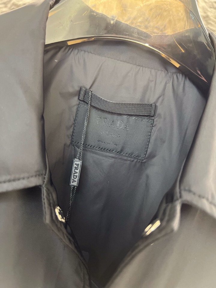 Prada/普拉达2025ss 秋冬新品男士宽松版型再生尼龙长袖衬衫外套，高奢内敛低调，轻松驾驭不挑人 