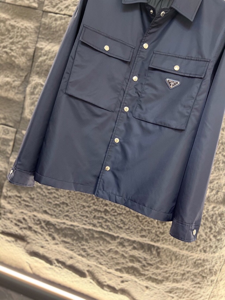 Prada/普拉达2025ss 秋冬新品男士宽松版型再生尼龙长袖衬衫外套，高奢内敛低调，轻松驾驭不挑人 