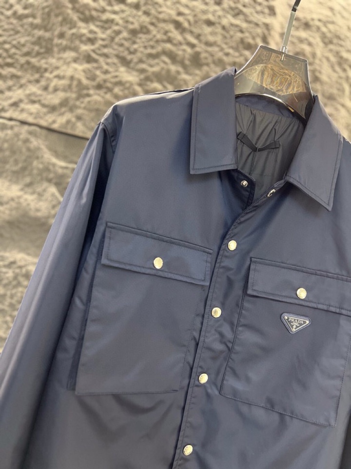 Prada/普拉达2025ss 秋冬新品男士宽松版型再生尼龙长袖衬衫外套，高奢内敛低调，轻松驾驭不挑人 