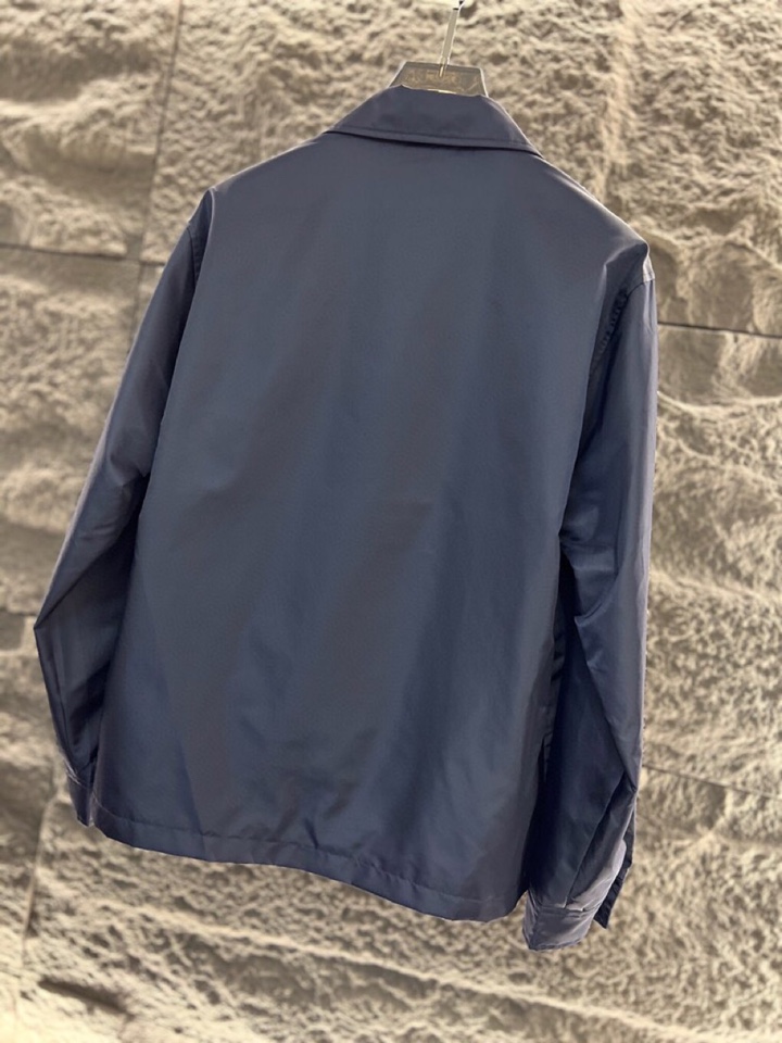 Prada/普拉达2025ss 秋冬新品男士宽松版型再生尼龙长袖衬衫外套，高奢内敛低调，轻松驾驭不挑人 