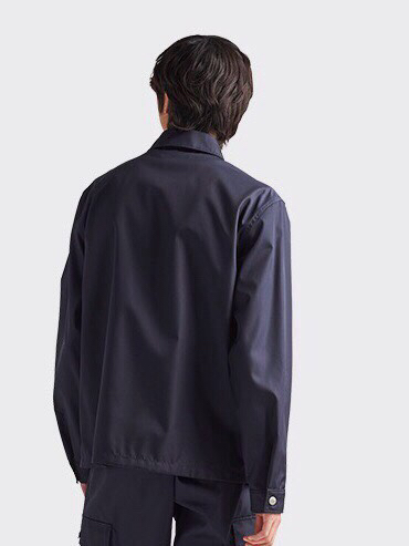 Prada/普拉达2025ss 秋冬新品男士宽松版型再生尼龙长袖衬衫外套，高奢内敛低调，轻松驾驭不挑人 