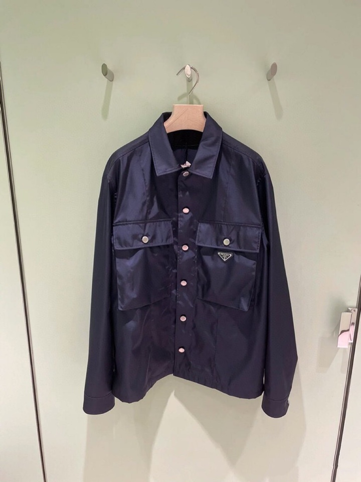 Prada/普拉达2025ss 秋冬新品男士宽松版型再生尼龙长袖衬衫外套，高奢内敛低调，轻松驾驭不挑人 