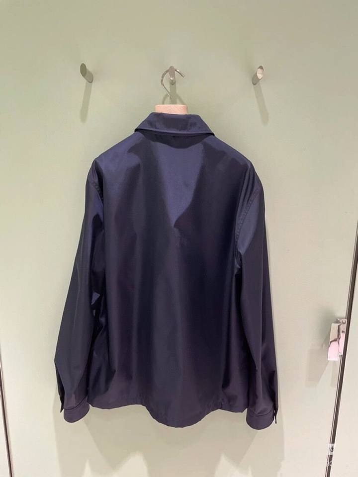 Prada/普拉达2025ss 秋冬新品男士宽松版型再生尼龙长袖衬衫外套，高奢内敛低调，轻松驾驭不挑人 