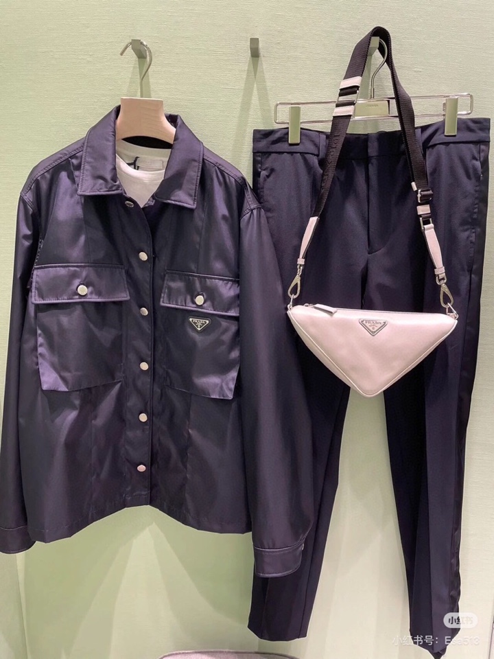 Prada/普拉达2025ss 秋冬新品男士宽松版型再生尼龙长袖衬衫外套，高奢内敛低调，轻松驾驭不挑人 