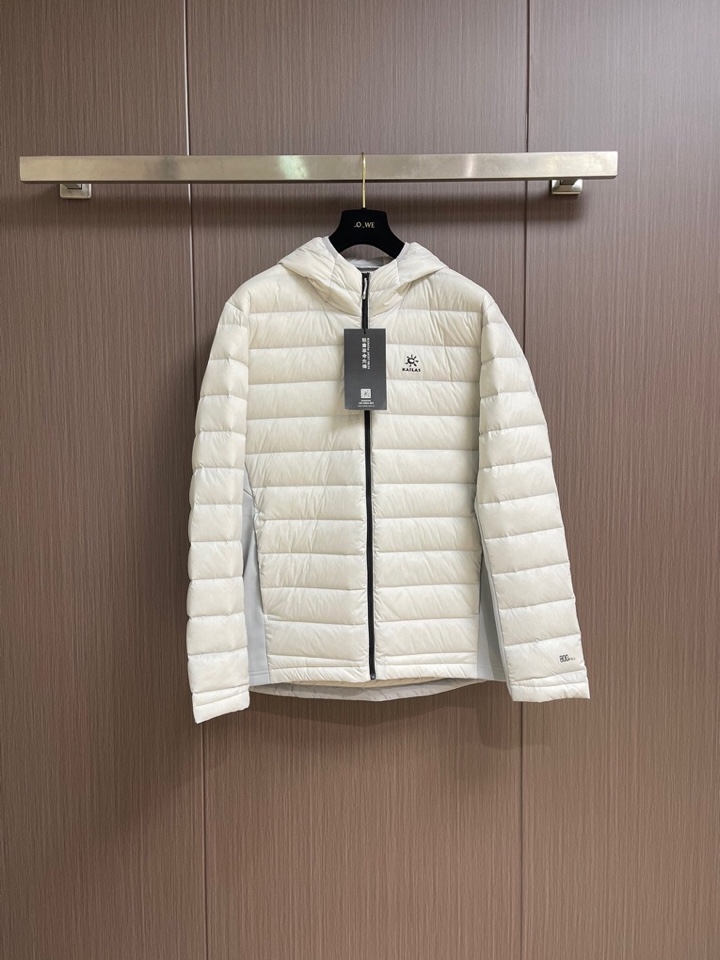 kailas 2025SS秋季新款连帽轻薄羽绒服，这是一款休闲的户外服，面料采用的是进口尼龙细格面料，舒