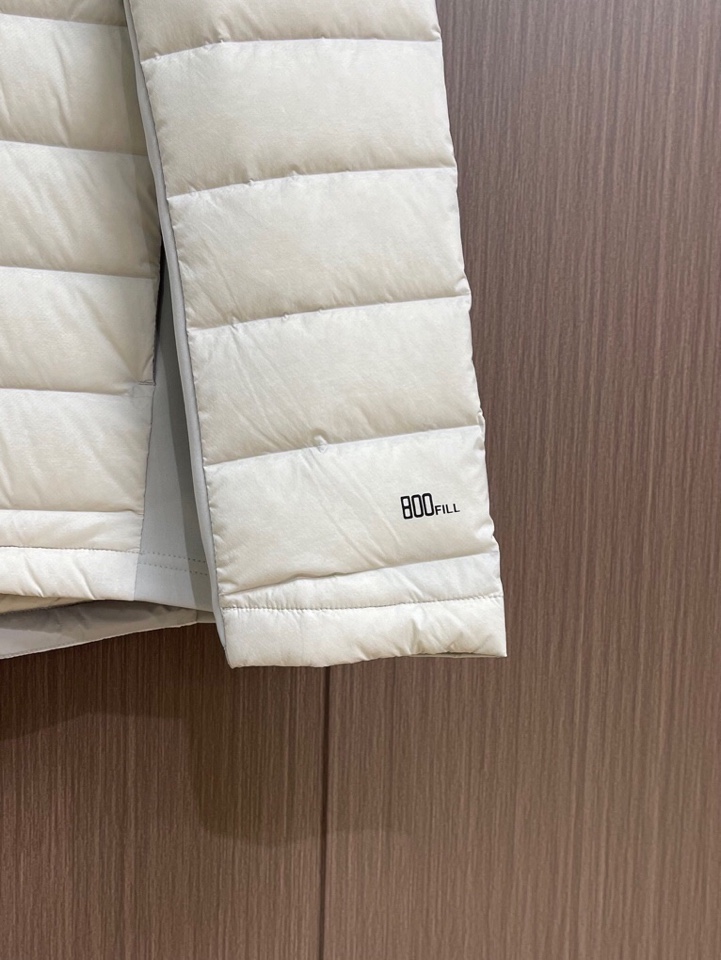 kailas 2025SS秋季新款连帽轻薄羽绒服，这是一款休闲的户外服，面料采用的是进口尼龙细格面料，舒
