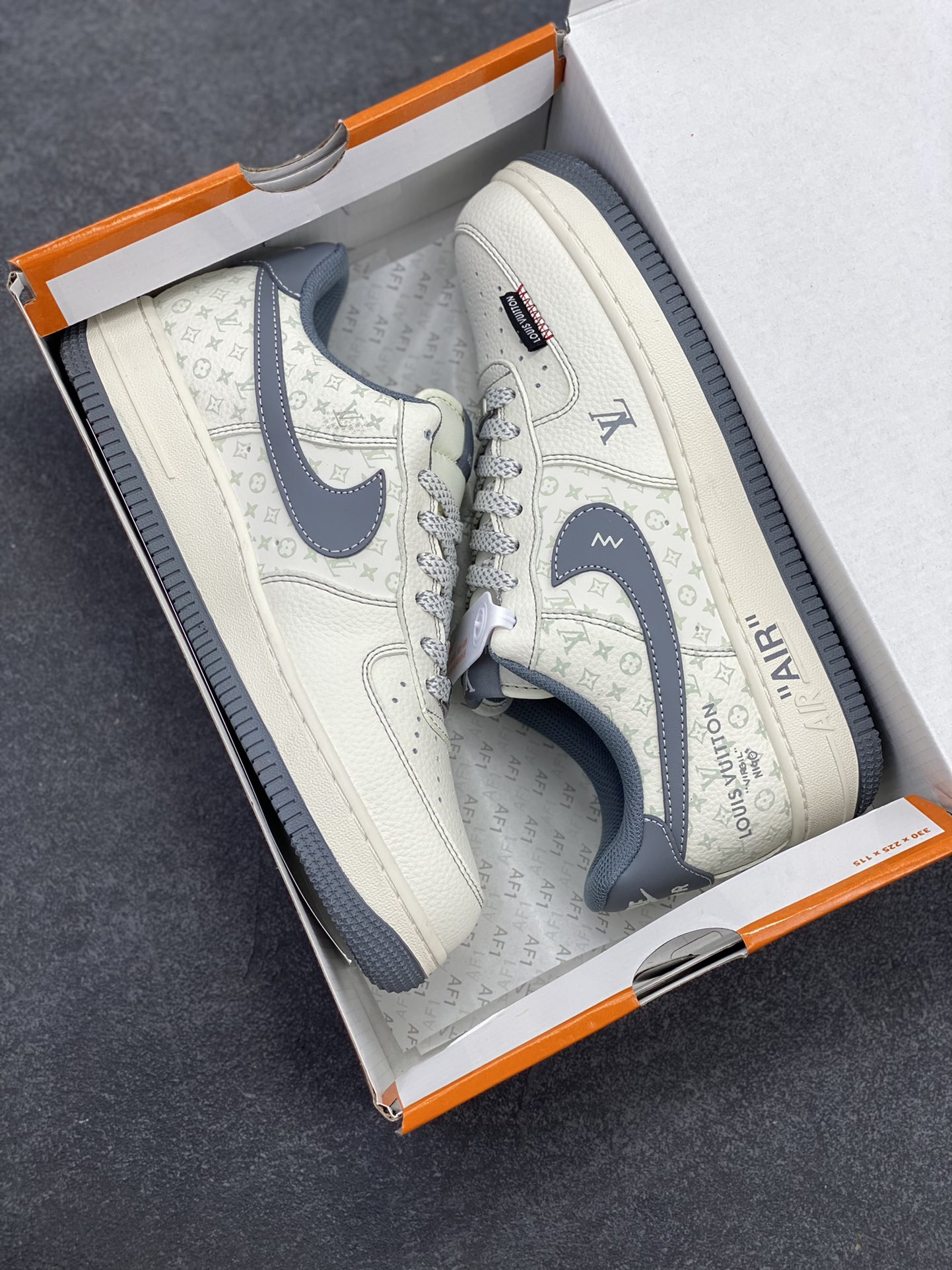 图片[9]-NIke Air Force 1 \’07 Low “LV联名——米黑织标”空军一号 低帮 运动鞋 休闲鞋 折边针车 工艺难度大 原楦头原纸板 原装鞋盒 定制五金配件 内置全掌气垫 原厂鞋底 货号：CX5050-Y08 尺码：36 36.5 37.5 38 38.5 39 40 40.5 41 42 42.5 43 44 44.5 45-选品中心