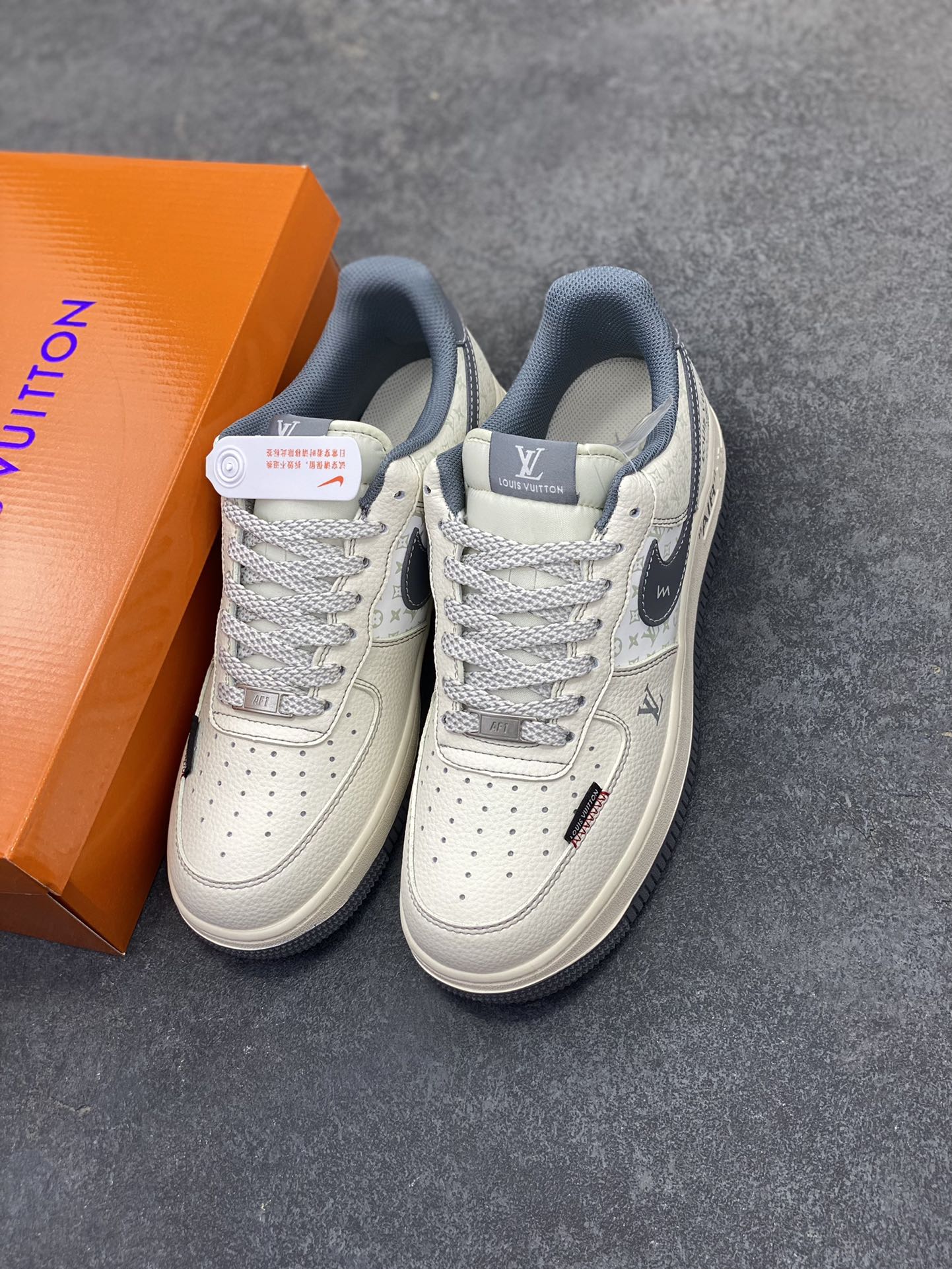 图片[8]-NIke Air Force 1 \’07 Low “LV联名——米黑织标”空军一号 低帮 运动鞋 休闲鞋 折边针车 工艺难度大 原楦头原纸板 原装鞋盒 定制五金配件 内置全掌气垫 原厂鞋底 货号：CX5050-Y08 尺码：36 36.5 37.5 38 38.5 39 40 40.5 41 42 42.5 43 44 44.5 45-选品中心
