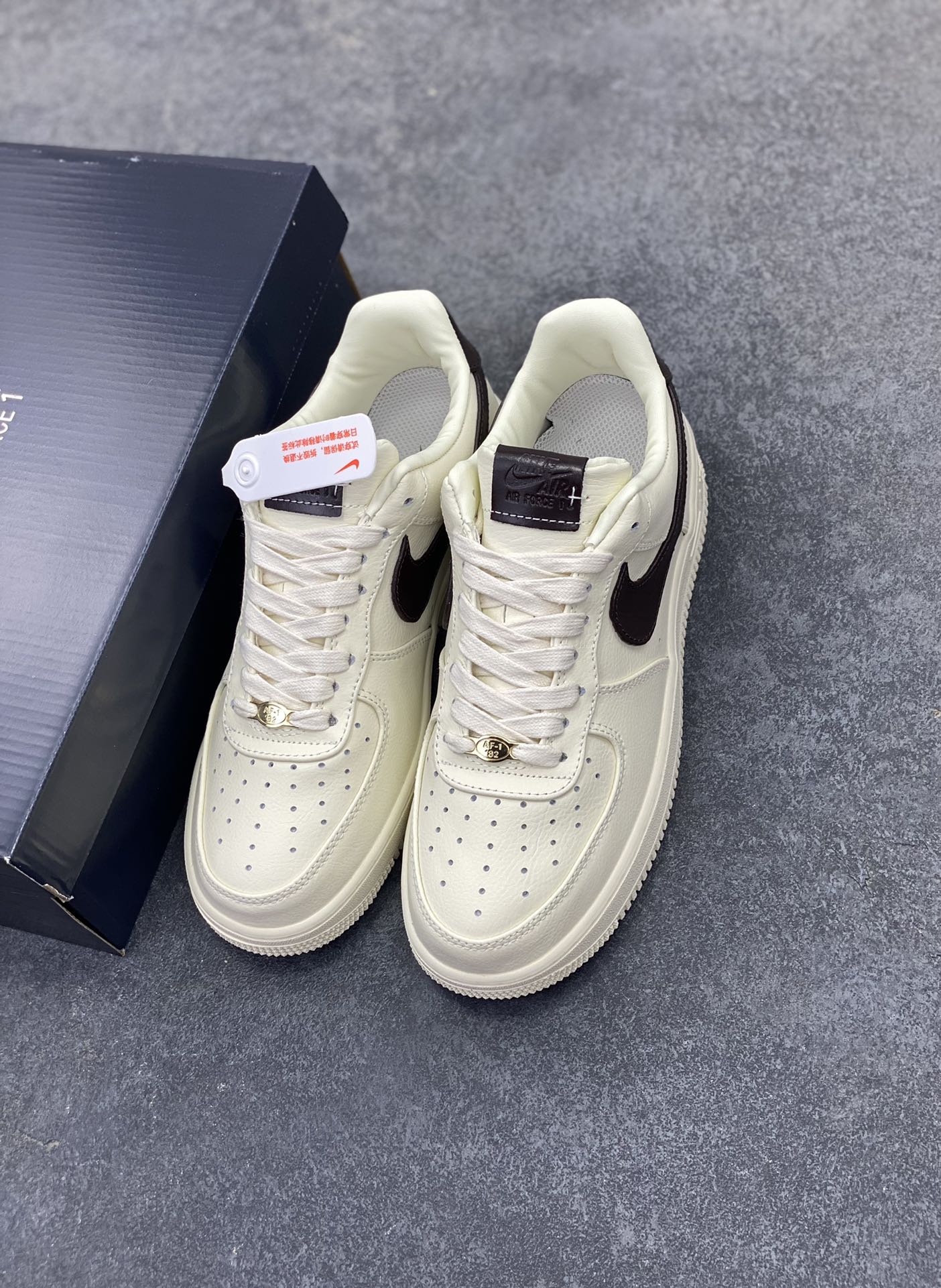 图片[8]-Nike Air Force 1 Low 奶油黄 空军一号低帮运动休闲板鞋 原楦头原纸板 打造纯正空军版型 专注外贸渠道 全掌内置蜂窝气垫 原盒配件 原厂中底钢印、拉帮完美 货号：IH7332-001 尺码：36 36.5 37.5 38 38.5 39 40 40.5 41 42 42.5 43 44 44.5 45-选品中心