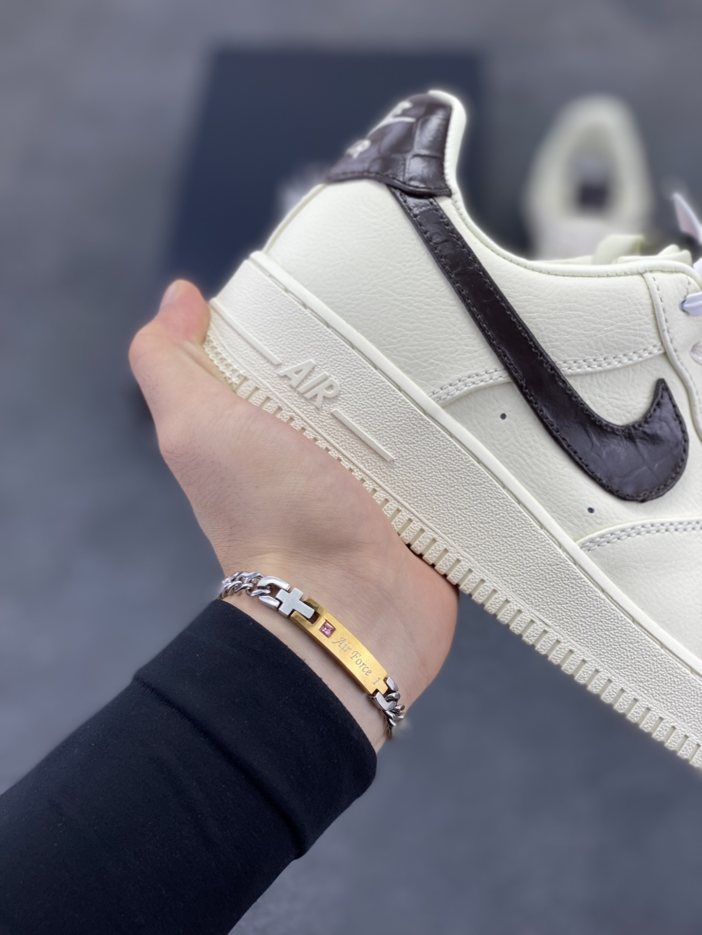 图片[6]-Nike Air Force 1 Low 奶油黄 空军一号低帮运动休闲板鞋 原楦头原纸板 打造纯正空军版型 专注外贸渠道 全掌内置蜂窝气垫 原盒配件 原厂中底钢印、拉帮完美 货号：IH7332-001 尺码：36 36.5 37.5 38 38.5 39 40 40.5 41 42 42.5 43 44 44.5 45-选品中心