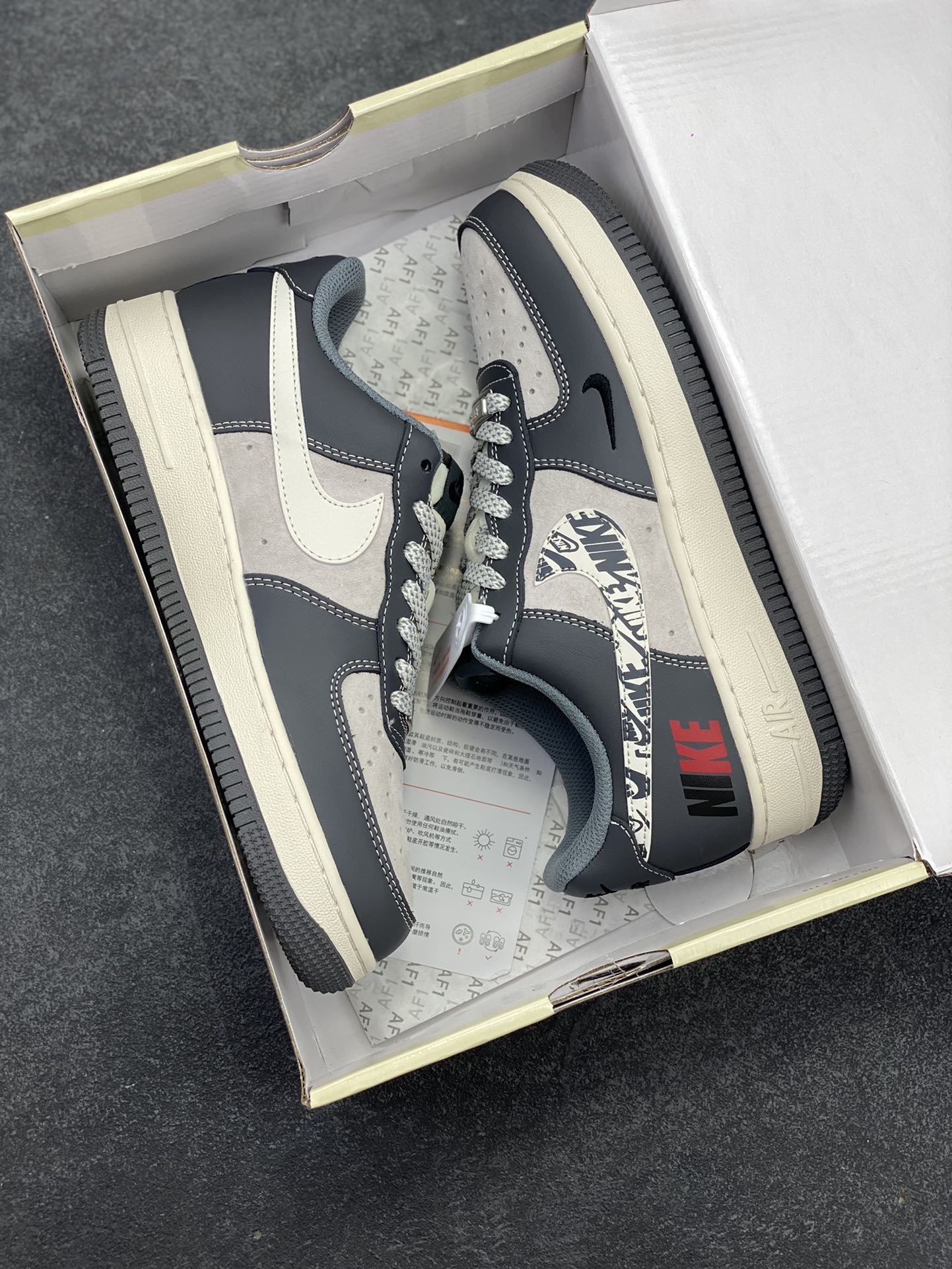 图片[9]-NIke Air Force 1 \’07 Low “NILE联名——米白灰红”空军一号 低帮 运动鞋 休闲鞋 折边针车 工艺难度大 原楦头原纸板 原装鞋盒 定制五金配件 内置全掌气垫 原厂鞋底 货号：HS8068-048 尺码：36 36.5 37.5 38 38.5 39 40 40.5 41 42 42.5 43 44 44.5 45-选品中心