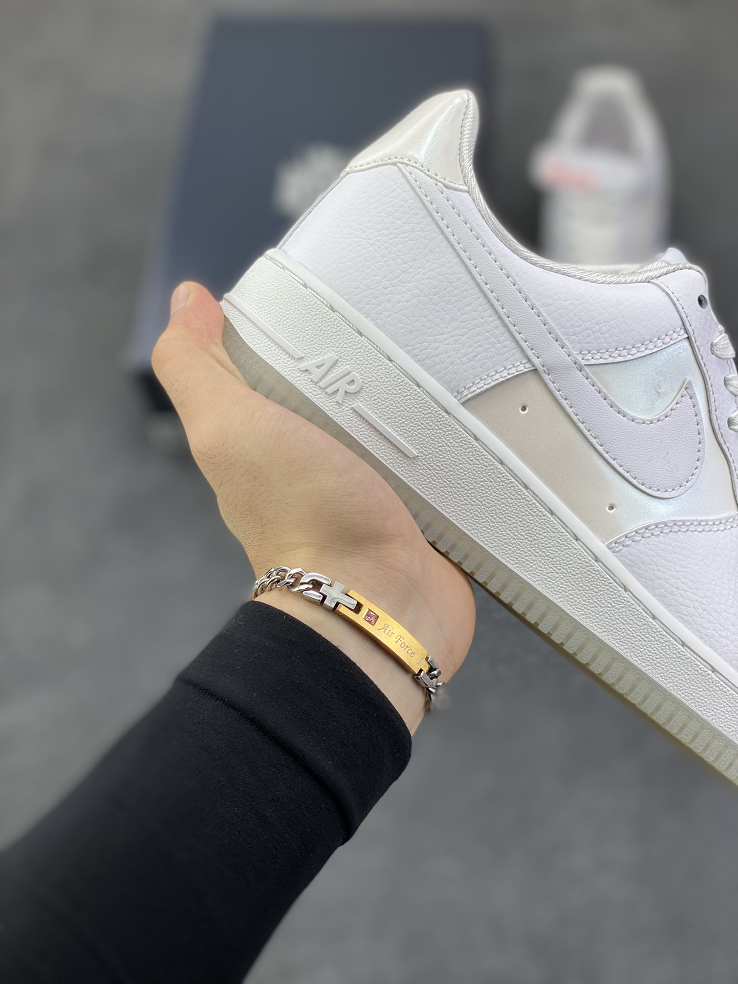 图片[6]-Nike Air Force 1 Low 葡萄水晶 空军一号低帮运动休闲板鞋 原楦头原纸板 打造纯正空军版型 专注外贸渠道 全掌内置蜂窝气垫 原盒配件 原厂中底钢印、拉帮完美 货号：IH3204-100 尺码：36 36.5 37.5 38 38.5 39 40 40.5 41 42 42.5 43 44 44.5 45-选品中心