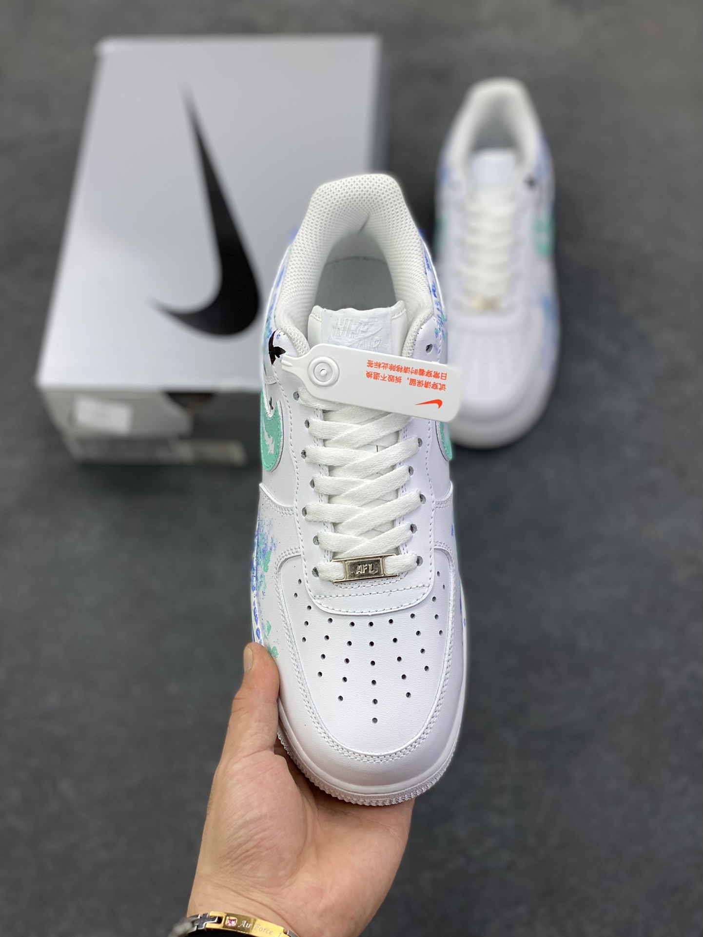 图片[2]-【定制球鞋】纯手工绘画Nike Air Force 1 空军一号 手绘 蝴蝶花 蝴蝶梦幻 晕染 减震耐磨 低帮 板鞋 男女同款 白黑色折边针车 工艺难度大 原楦头原纸板 原装鞋盒 定制五金配件 内置全掌气垫 原厂鞋底 货号：CW2288-111 尺码：36 36.5 37.5 38 38.5 39 40 40.5 41 42 42.5 43 44 44.5 45-选品中心