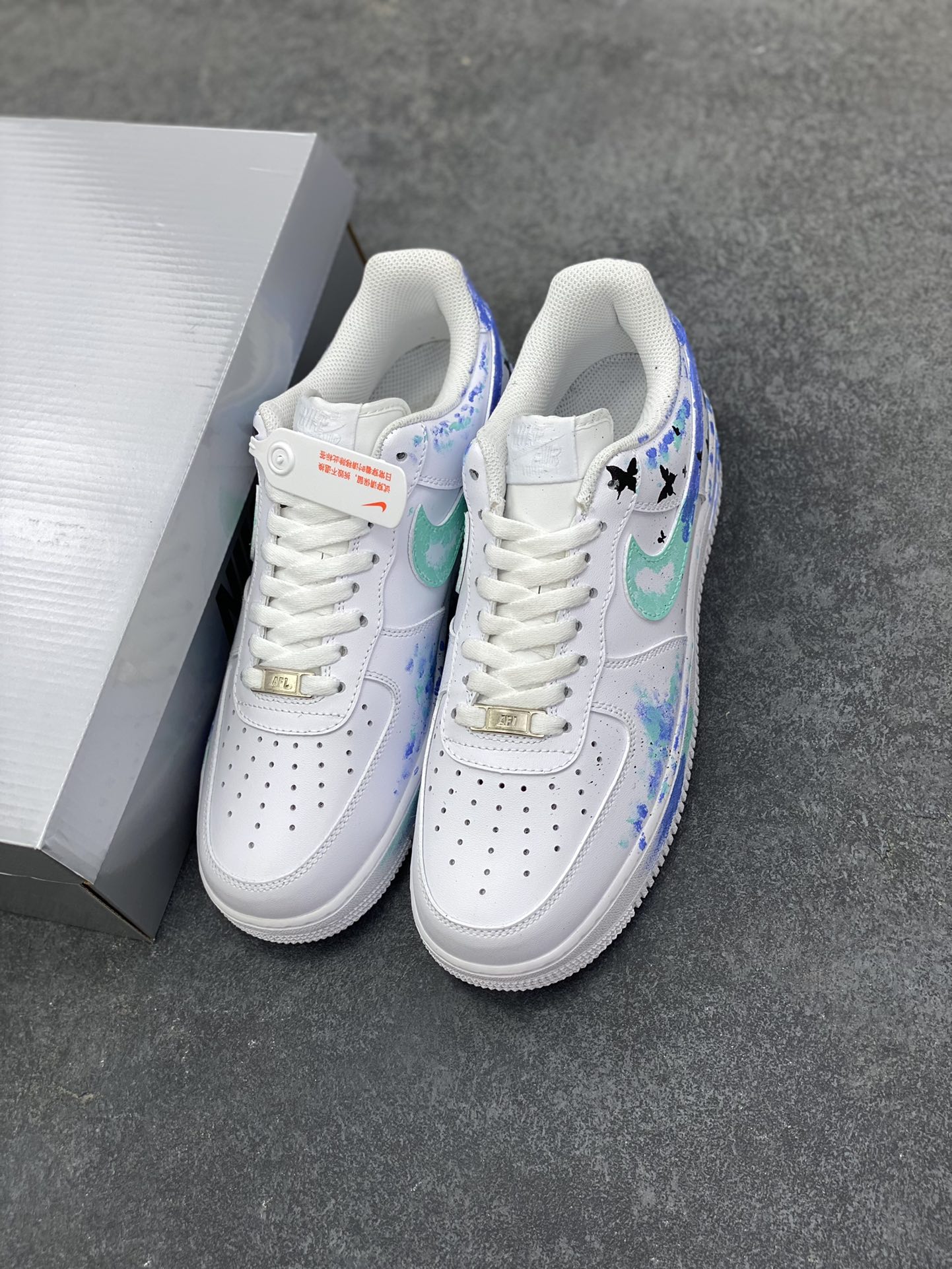图片[8]-【定制球鞋】纯手工绘画Nike Air Force 1 空军一号 手绘 蝴蝶花 蝴蝶梦幻 晕染 减震耐磨 低帮 板鞋 男女同款 白黑色折边针车 工艺难度大 原楦头原纸板 原装鞋盒 定制五金配件 内置全掌气垫 原厂鞋底 货号：CW2288-111 尺码：36 36.5 37.5 38 38.5 39 40 40.5 41 42 42.5 43 44 44.5 45-选品中心