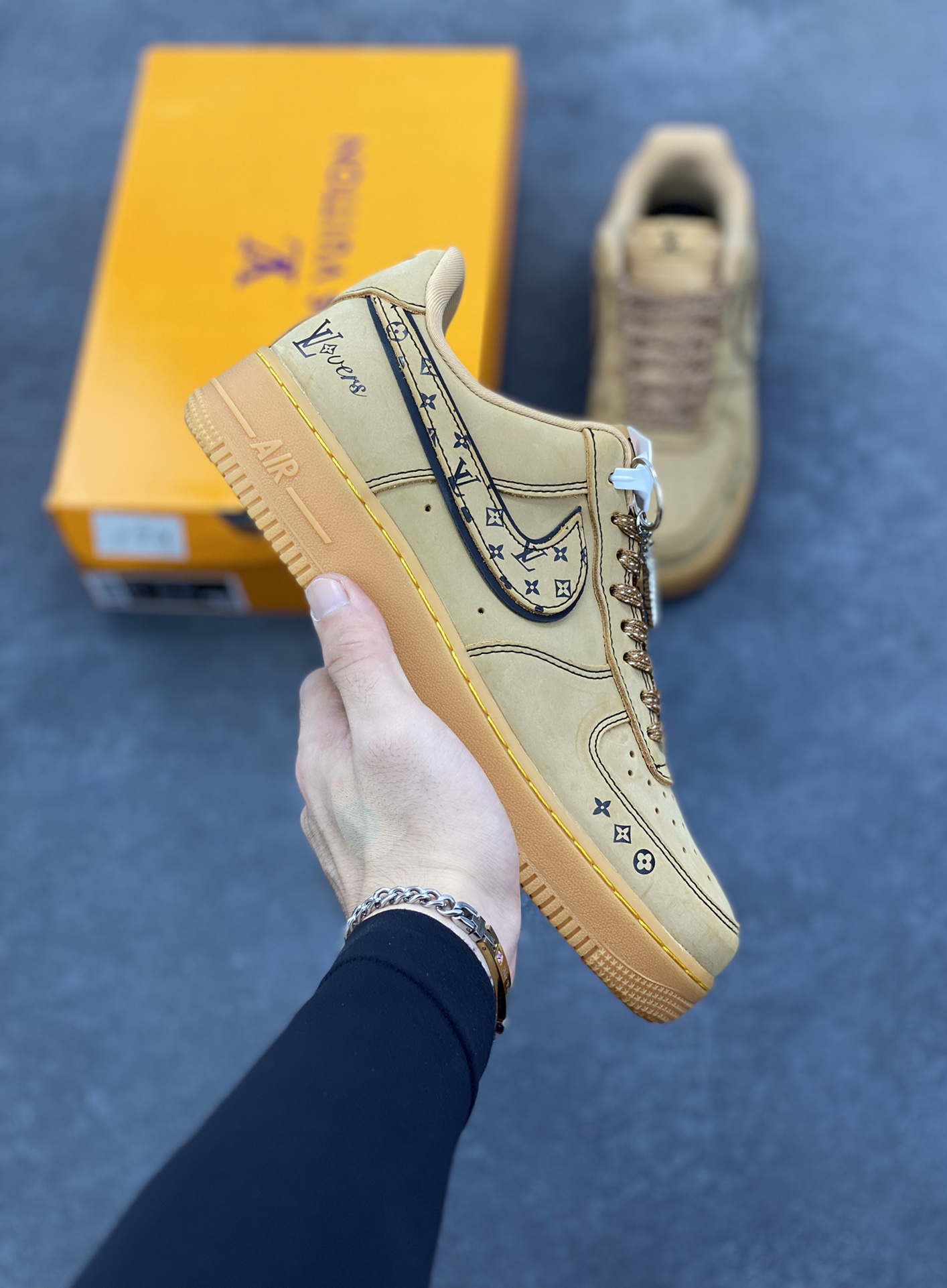 Nike Air Force 1 \'07 Low “LV联名——小麦印花”空军一号 低帮 运动鞋 休闲鞋 折边针车 工艺难度大 原楦头原纸板 原装鞋盒 定制五金配件 内置全掌气垫 原厂鞋底 货号：DK0188-082 尺码：36 36.5 37.5 38 38.5 39 40 40.5 41 42 42.5 43 44 44.5 45-选品中心