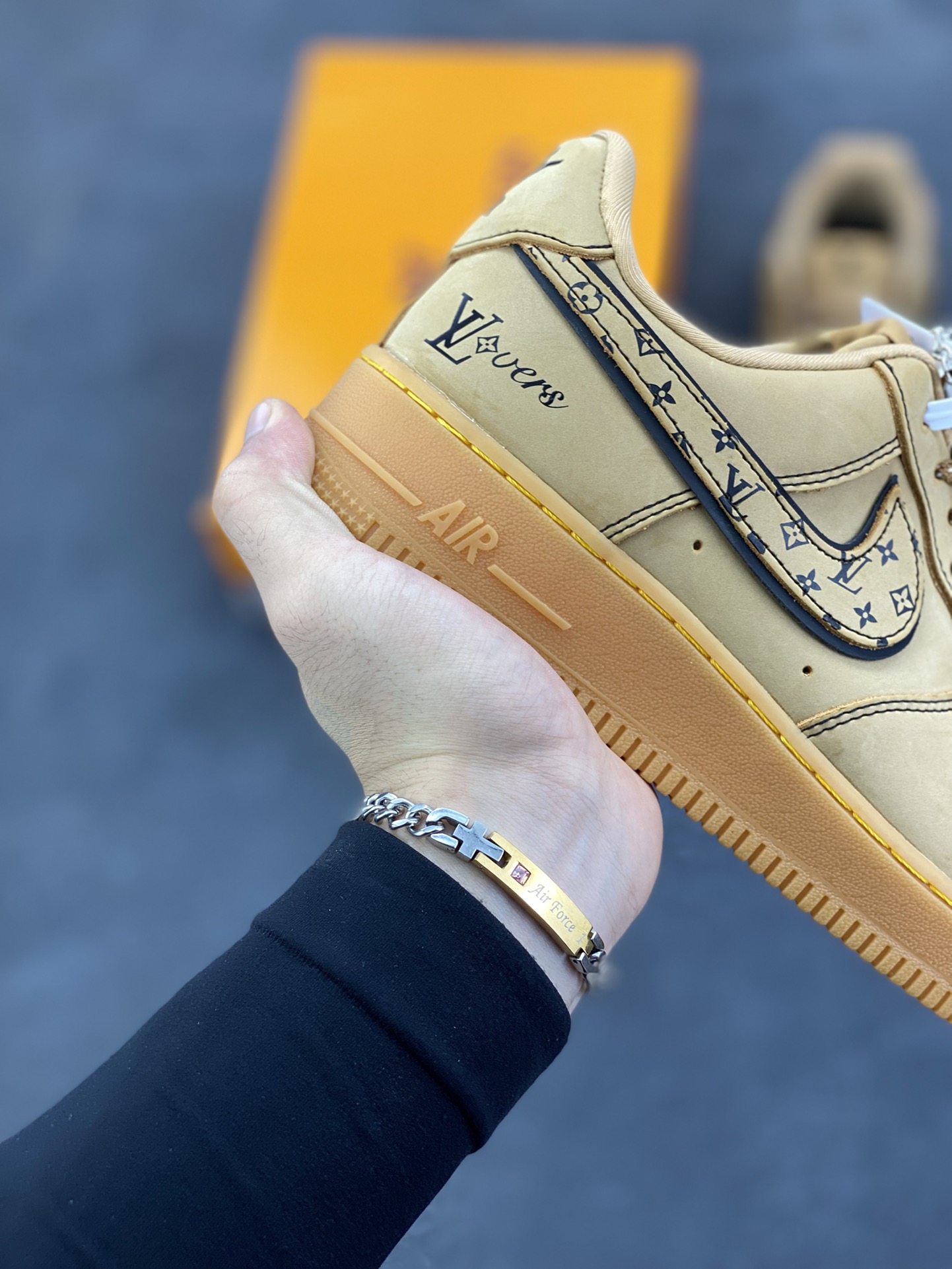 图片[6]-Nike Air Force 1 \’07 Low “LV联名——小麦印花”空军一号 低帮 运动鞋 休闲鞋 折边针车 工艺难度大 原楦头原纸板 原装鞋盒 定制五金配件 内置全掌气垫 原厂鞋底 货号：DK0188-082 尺码：36 36.5 37.5 38 38.5 39 40 40.5 41 42 42.5 43 44 44.5 45-选品中心