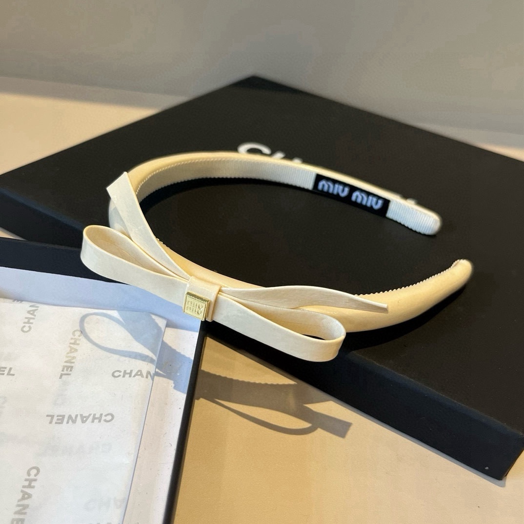 🆕

miumiu缪缪新款发箍