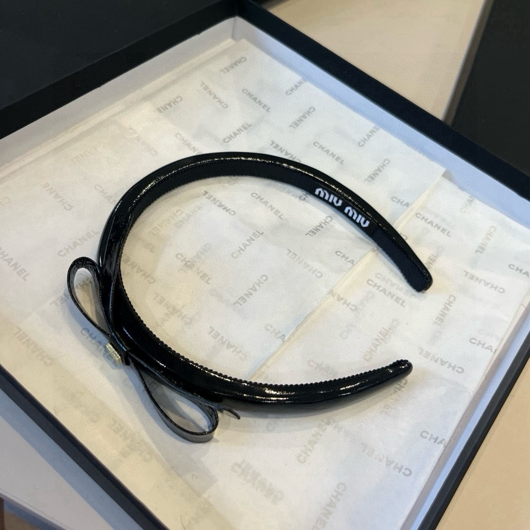 🆕

miumiu缪缪新款发箍