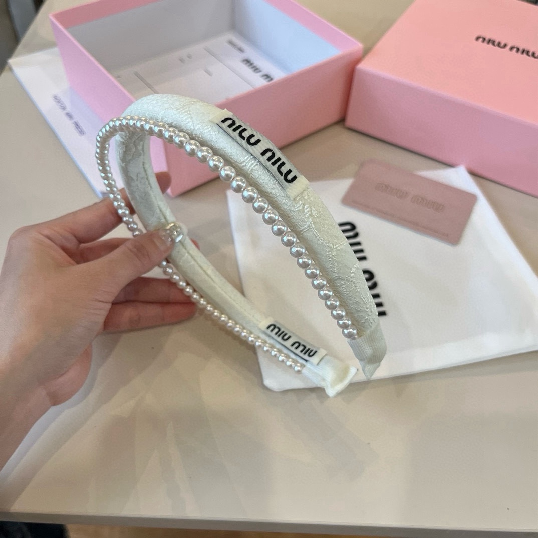 🆕

miumiu缪缪新款发箍