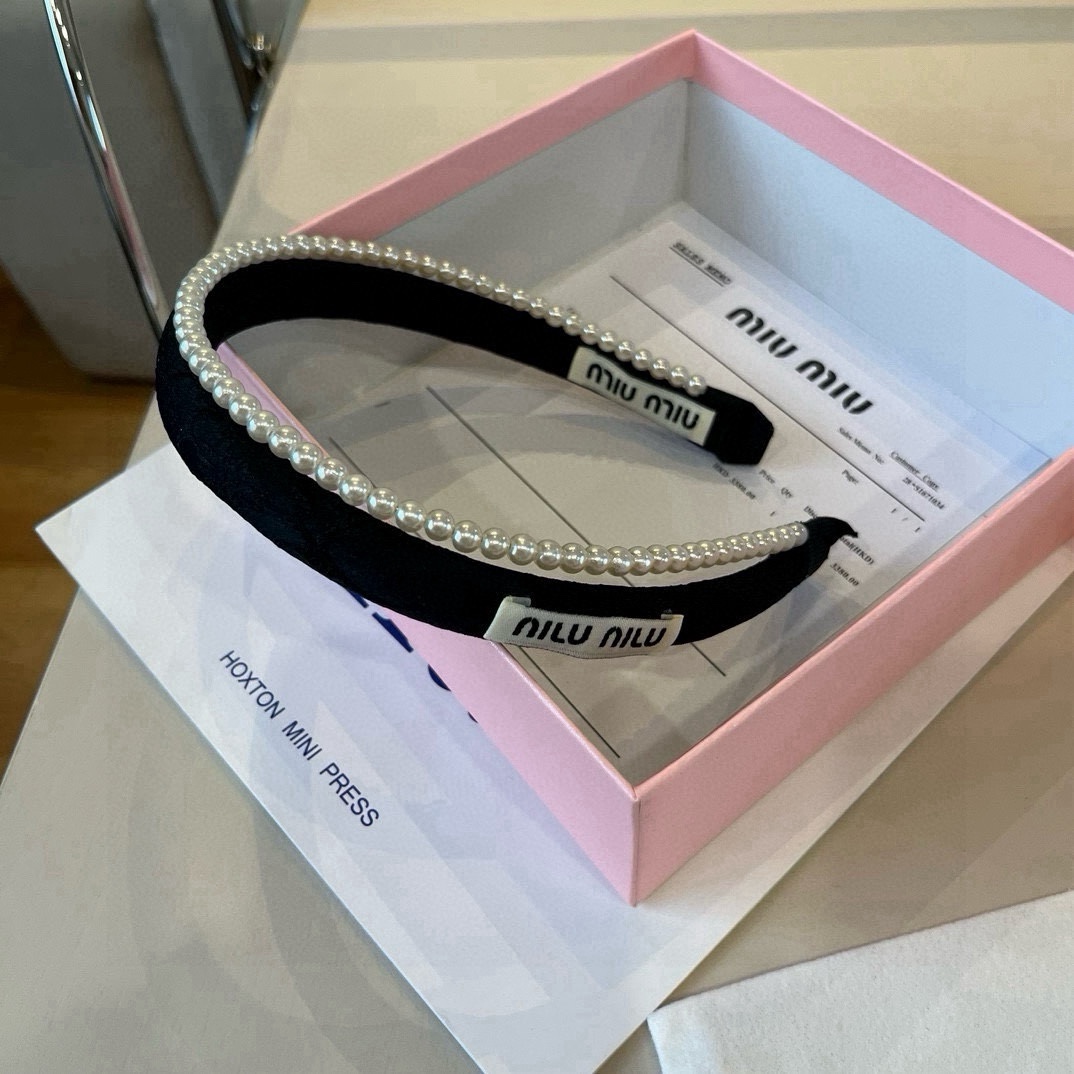 🆕

miumiu缪缪新款发箍