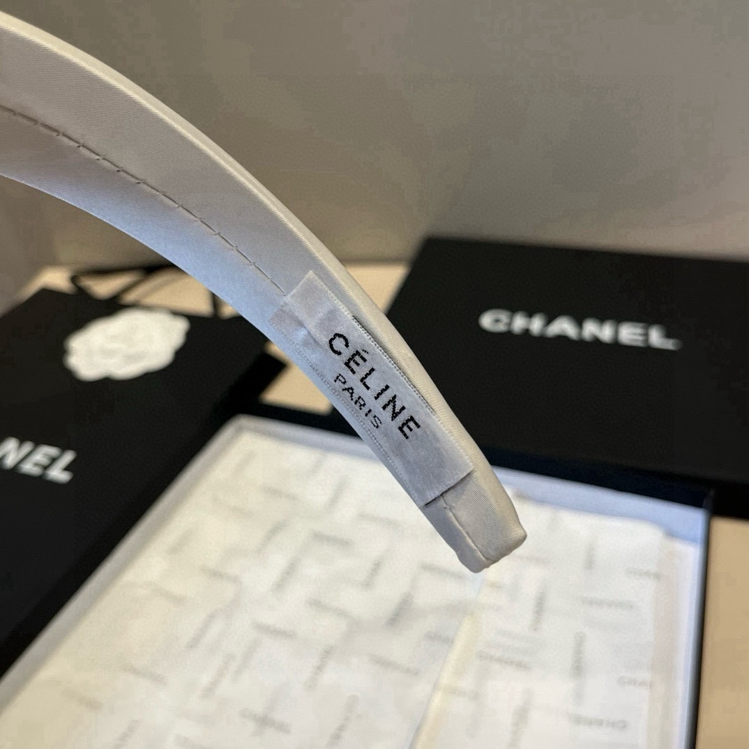 🆕

Celine赛琳新款发箍