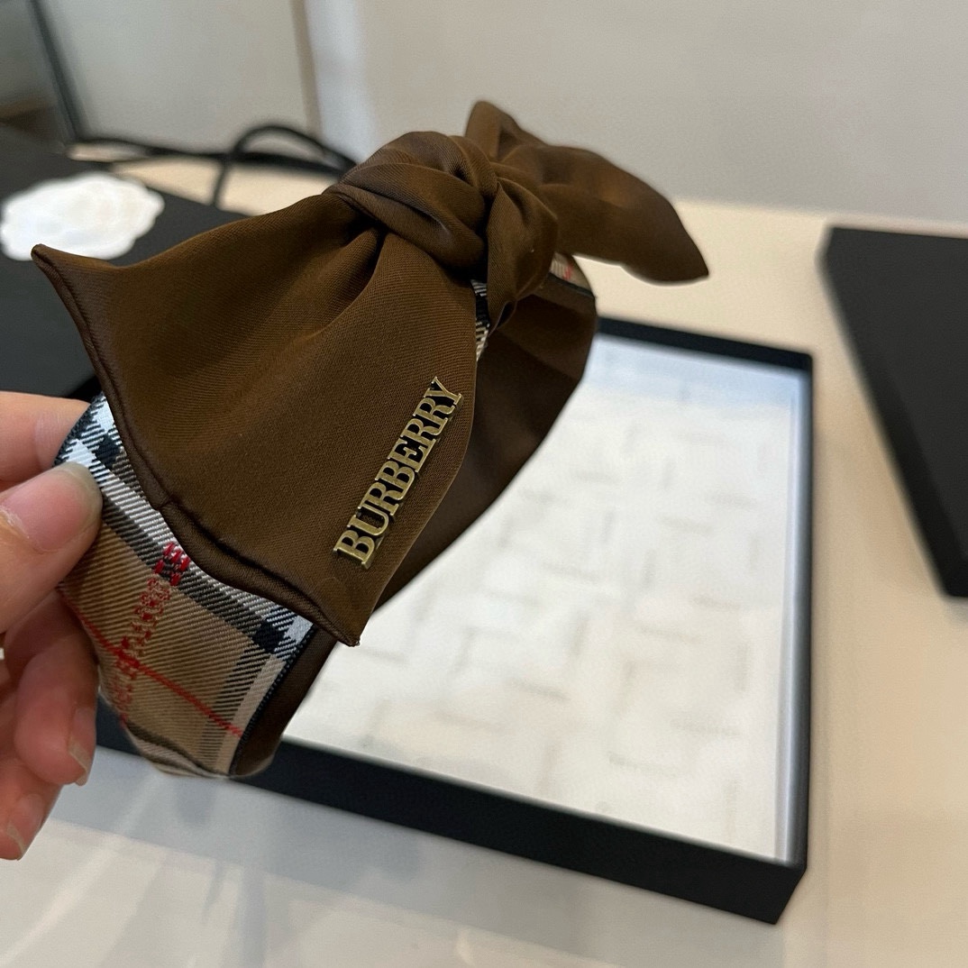 🆕

Burberry巴宝莉新款发箍