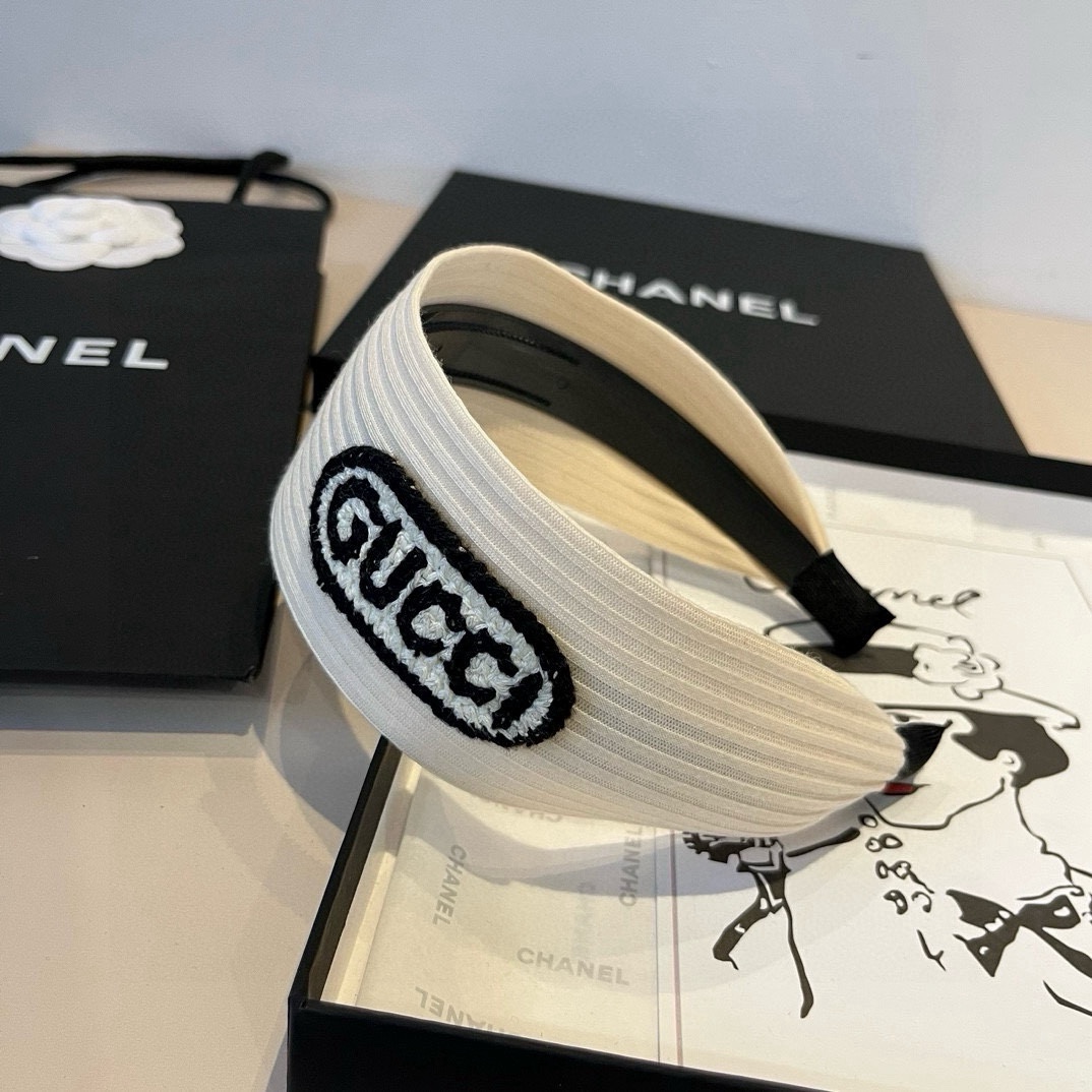🆕

Gucci古奇新款宽版发箍