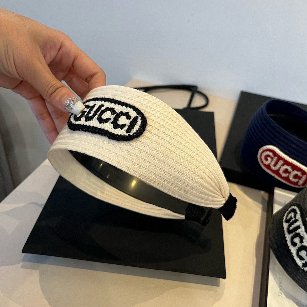 🆕

Gucci古奇新款宽版发箍