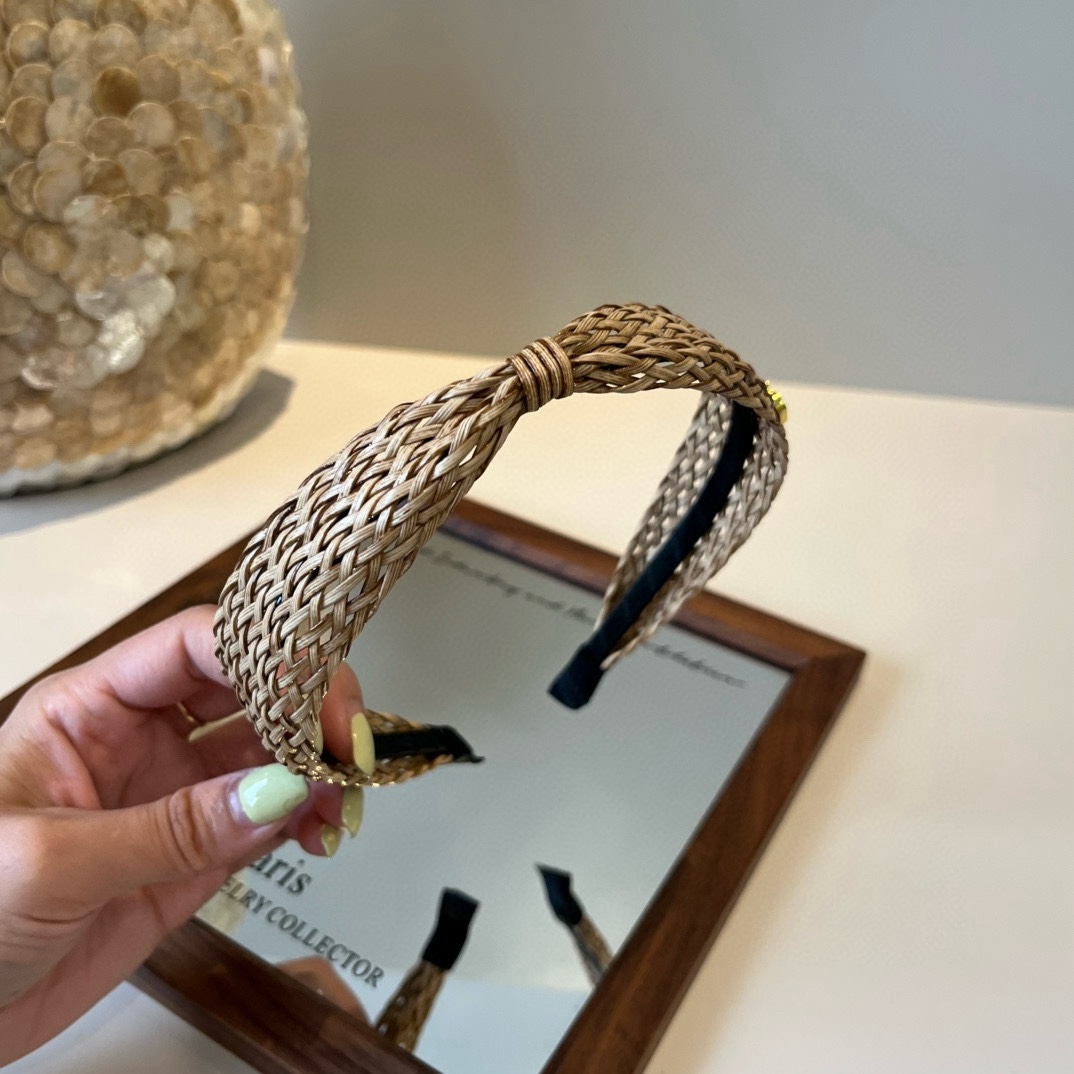 🆕

miumiu缪缪新款发箍