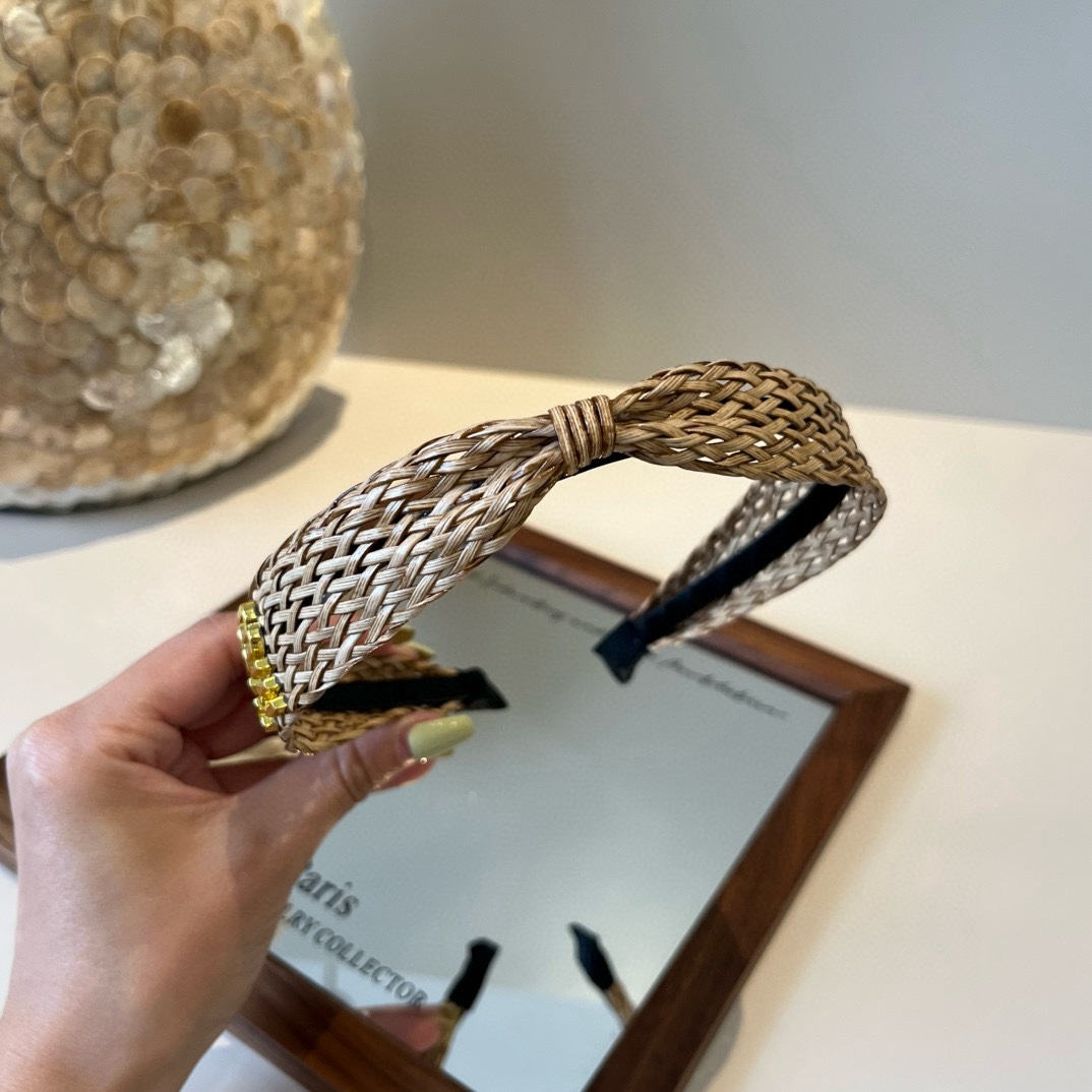 🆕

miumiu缪缪新款发箍