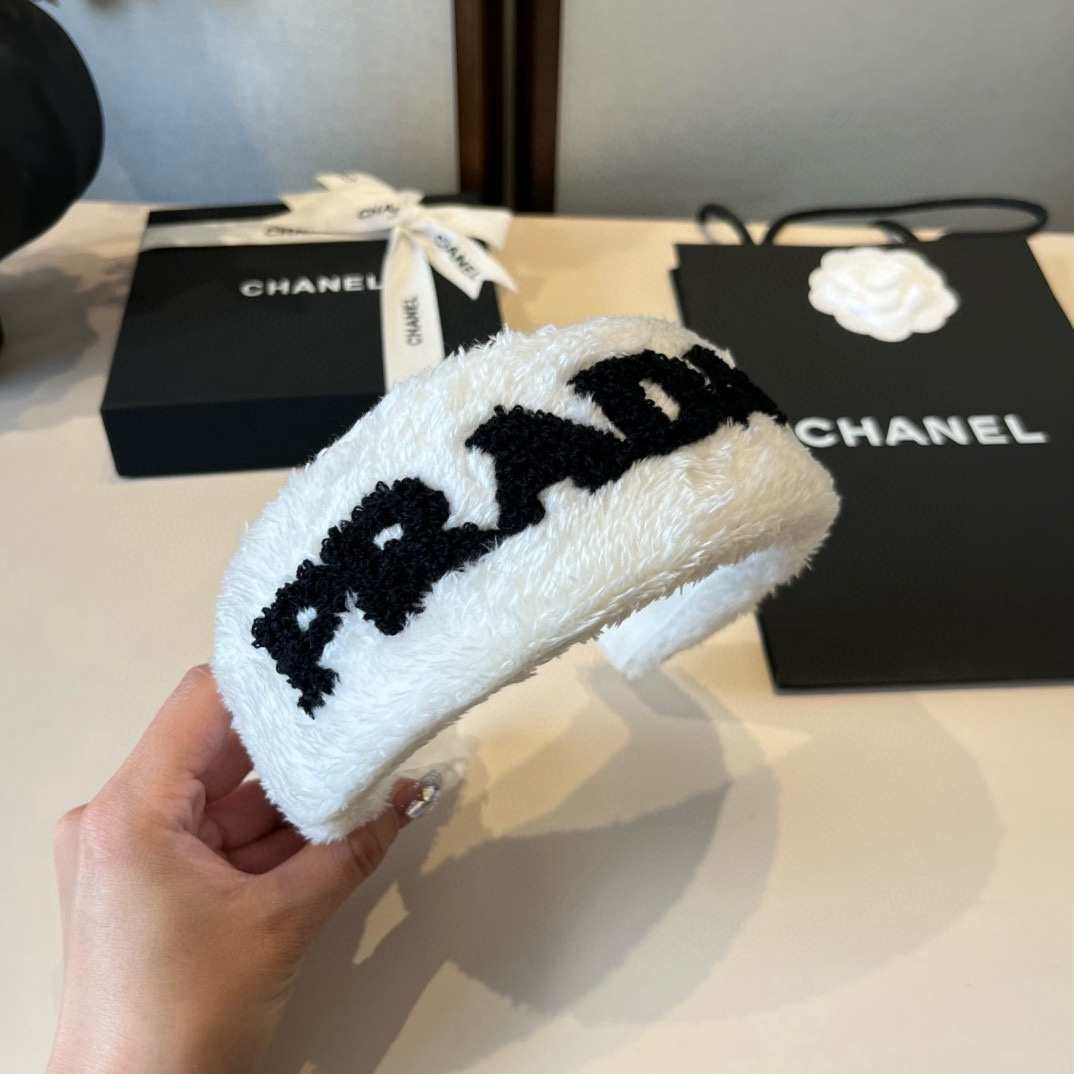 🆕

PRADA普拉达发箍