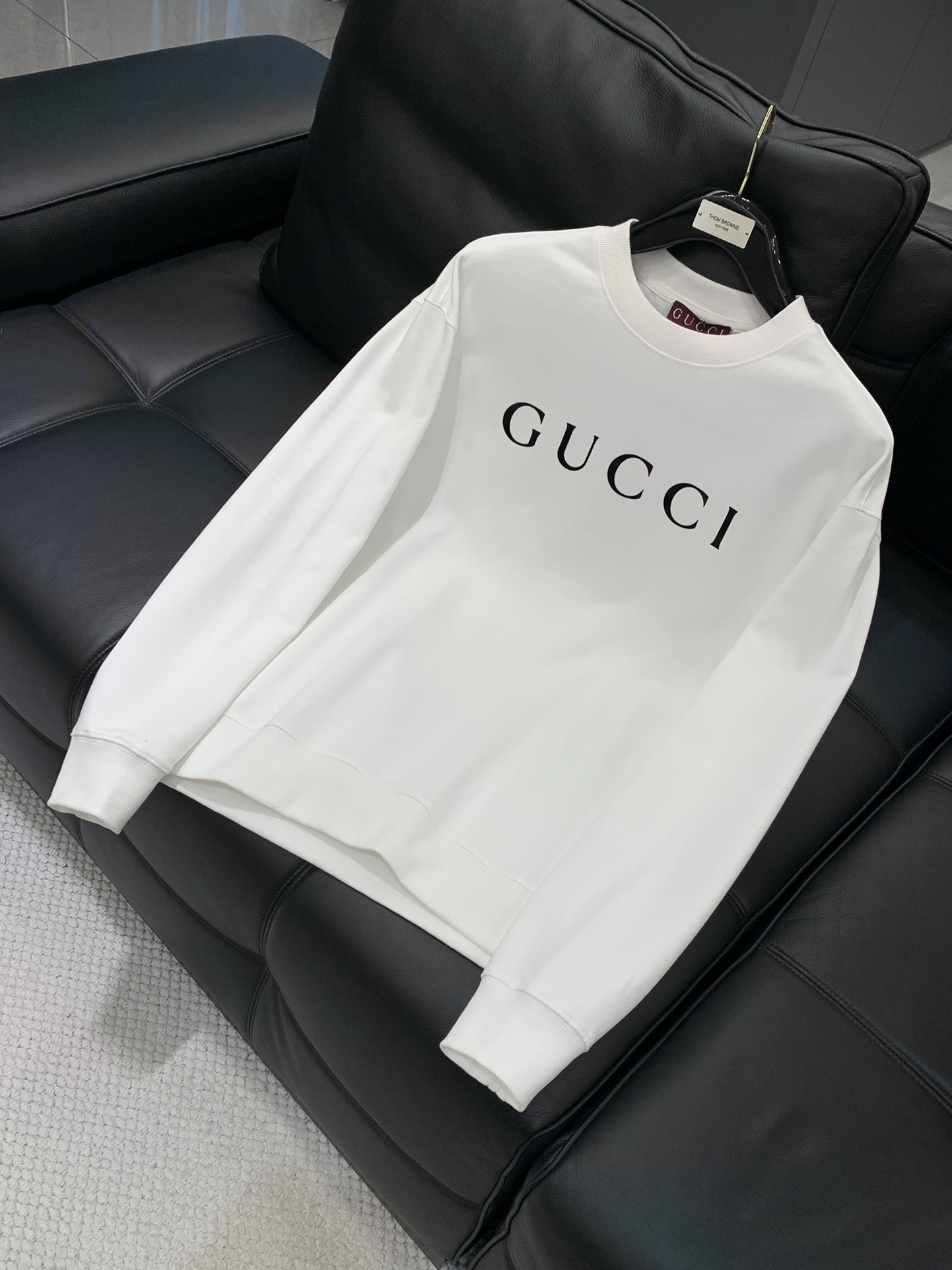 ，Gucci 古驰，2025秋季最新款，专柜同步有售，原单狠货，时尚休闲圆领长袖卫衣，上身很有特点！吸睛