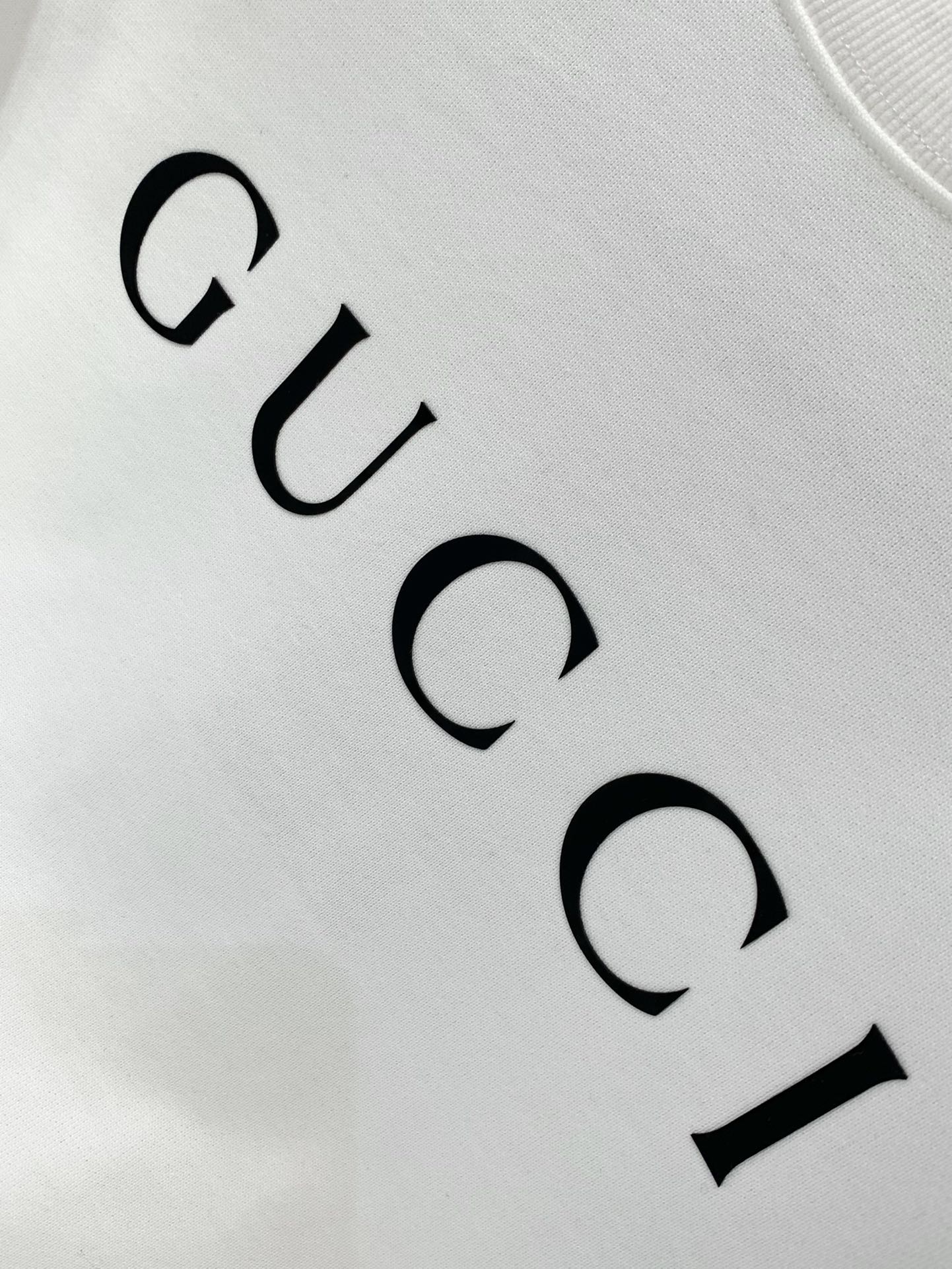 ，Gucci 古驰，2025秋季最新款，专柜同步有售，原单狠货，时尚休闲圆领长袖卫衣，上身很有特点！吸睛